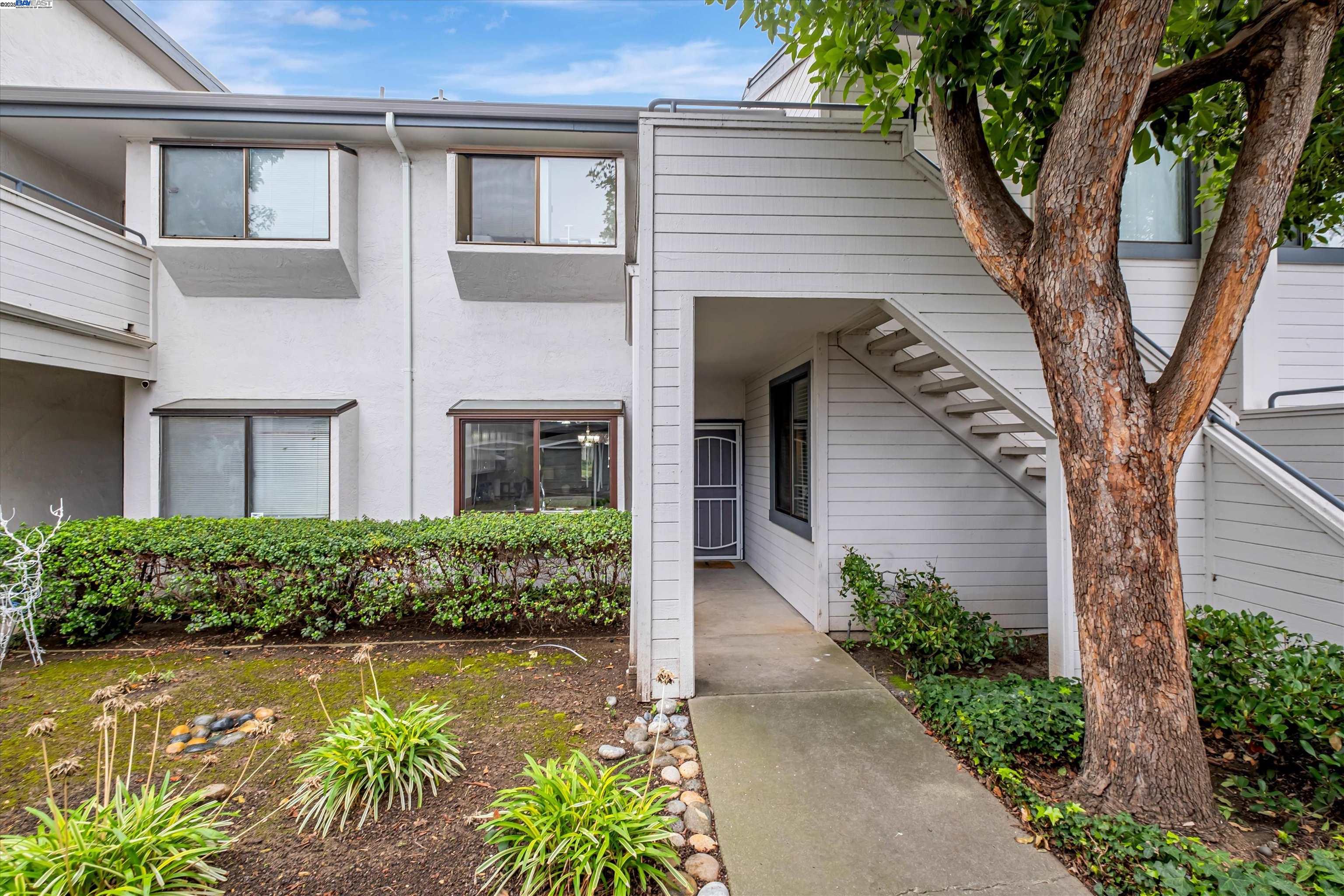 More Details about MLS # 41086591 : 6324 BUENA VISTA DR # A