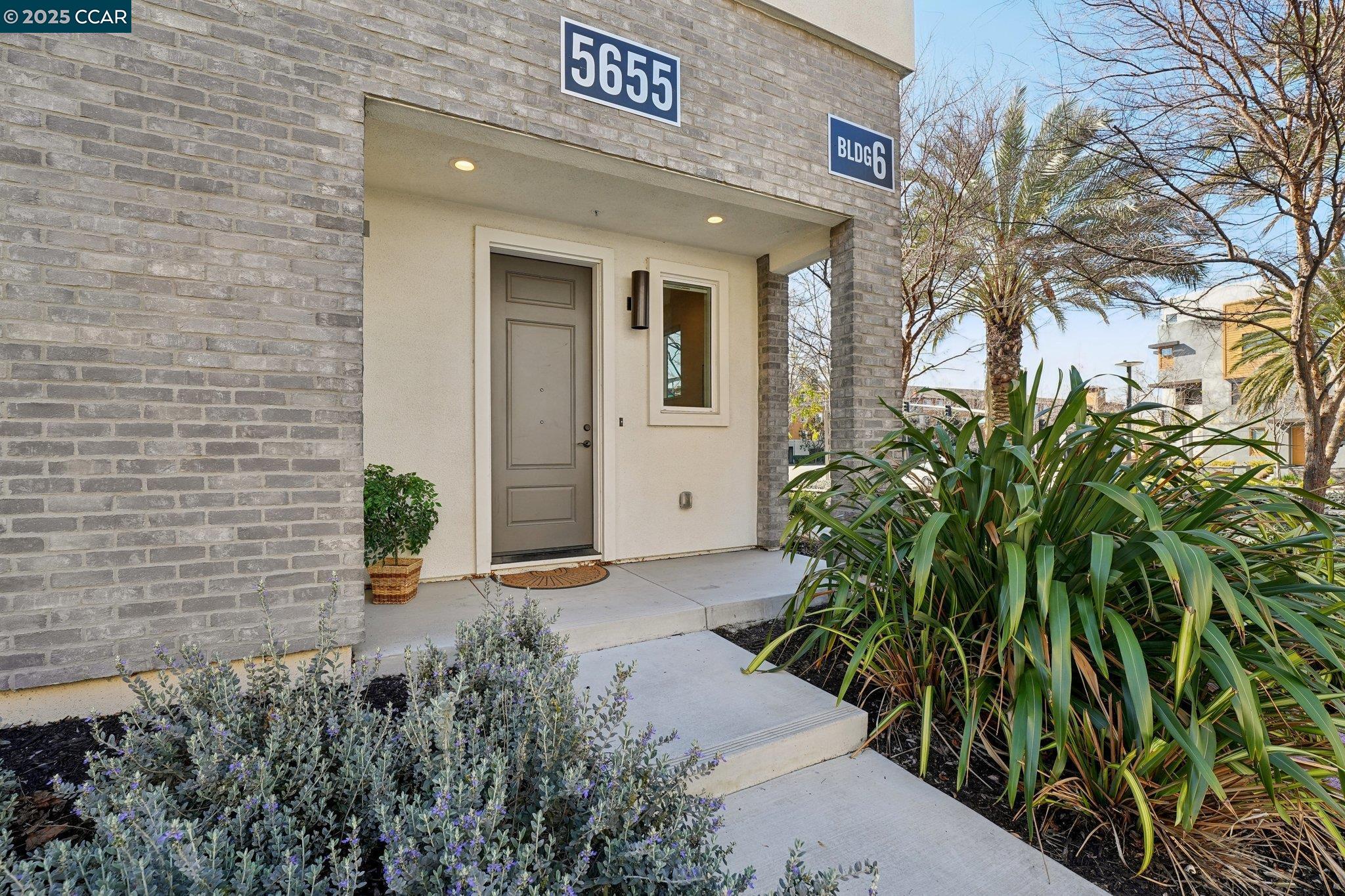 Photo #2: 41086599 Listing 