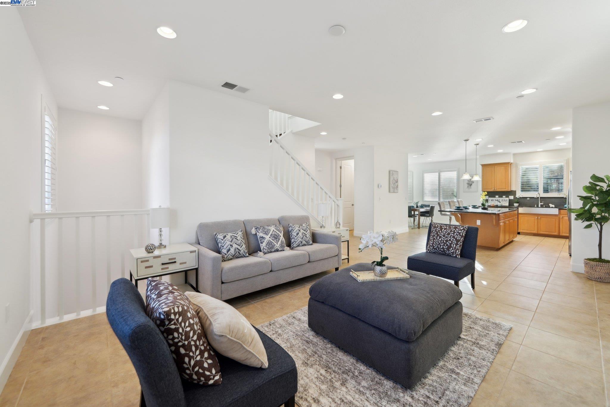 Photo #2: 41086607 Listing 