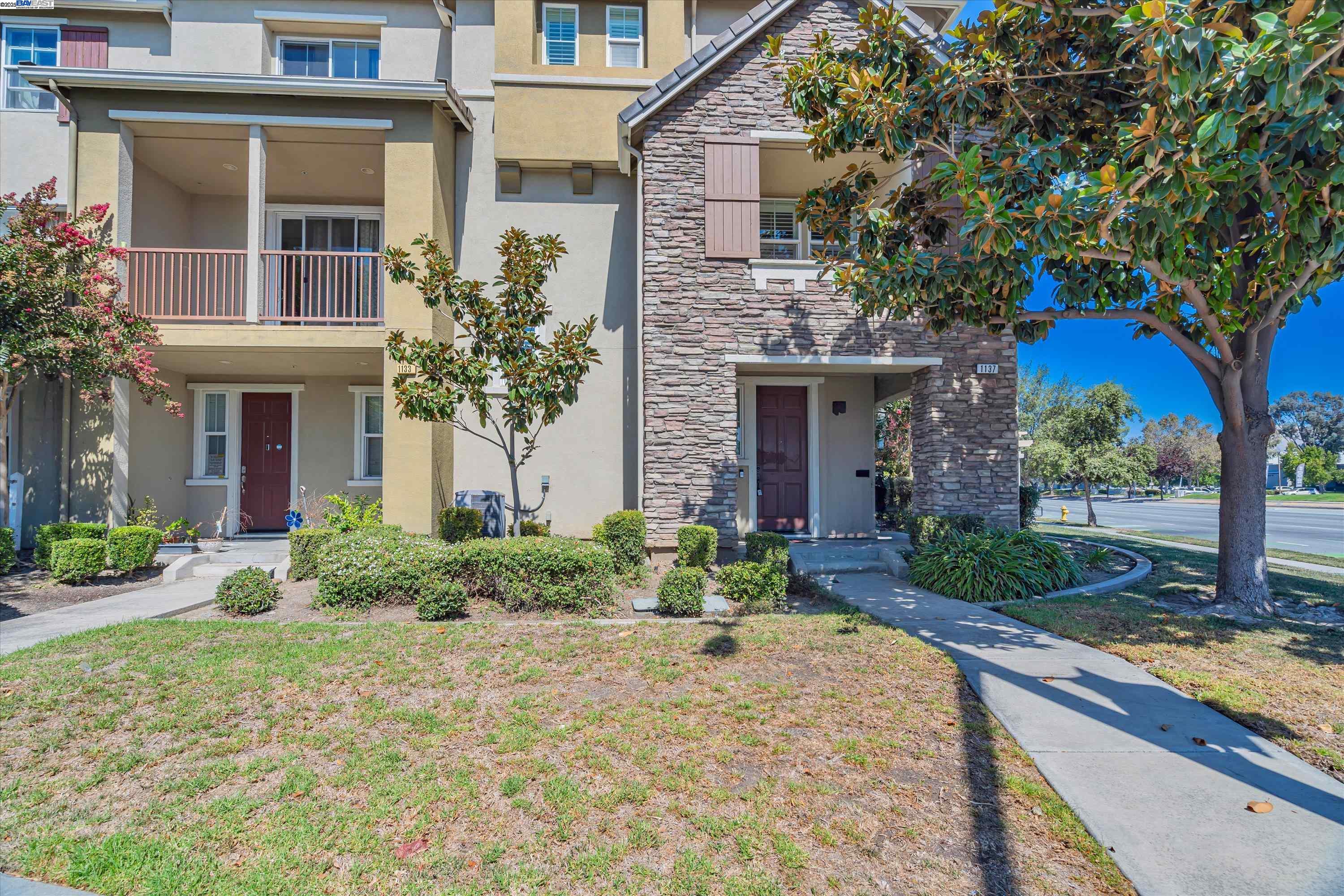 Detail Gallery Image 1 of 1 For 1137 Rock Ave, San Jose,  CA 95131 - 2 Beds | 2/1 Baths