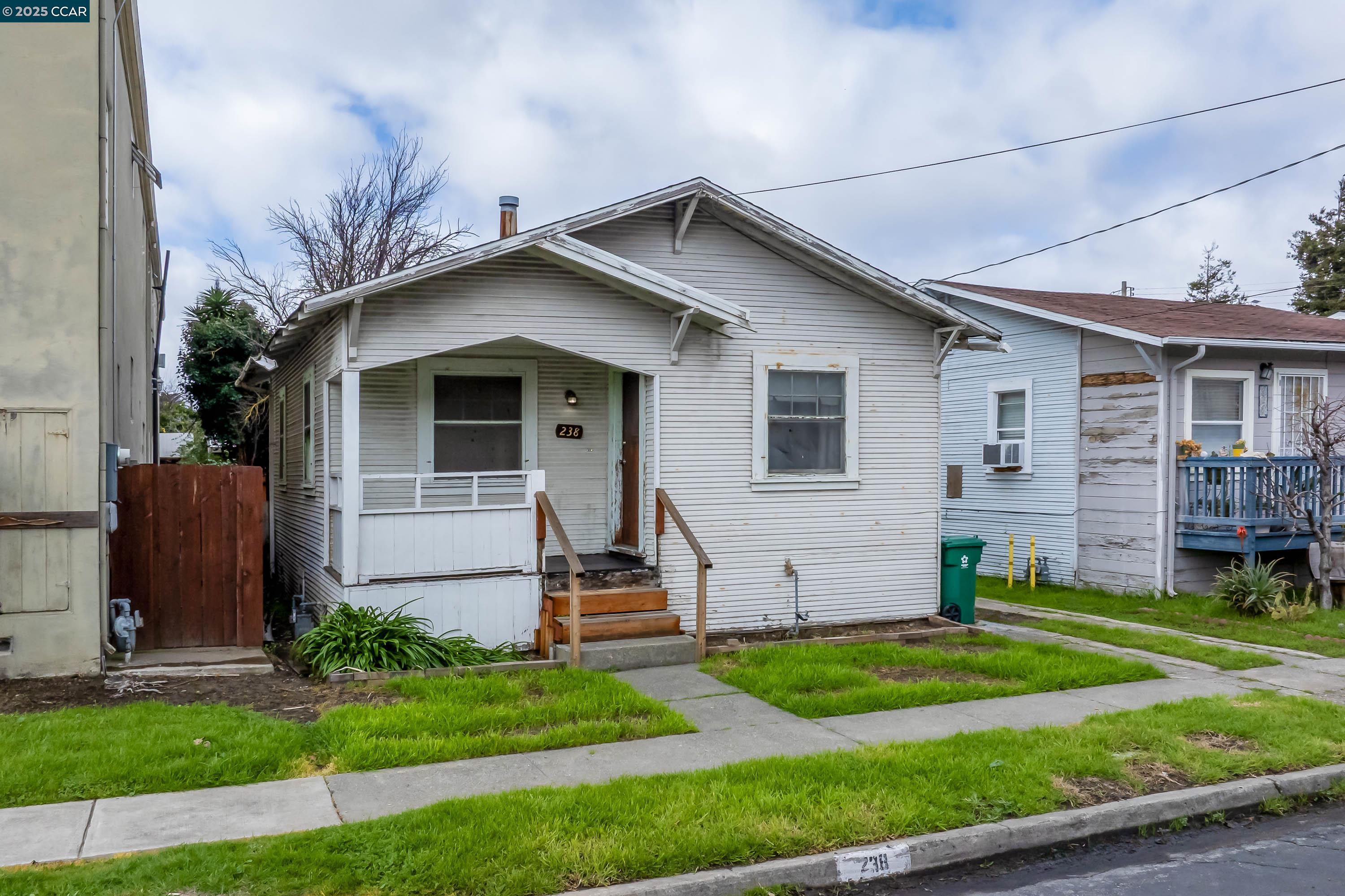 Detail Gallery Image 1 of 1 For 238 Vaqueros Ave, Rodeo,  CA 94572 - 2 Beds | 1 Baths