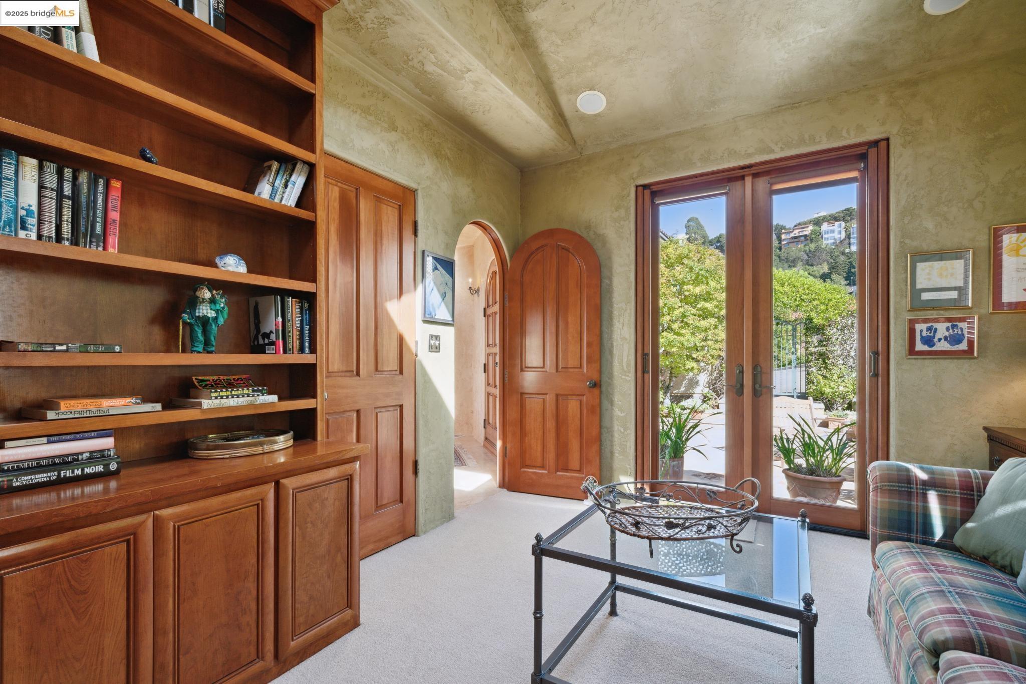 Detail Gallery Image 12 of 42 For 29 Live Oak Rd, Berkeley,  CA 94705 - 4 Beds | 2/1 Baths
