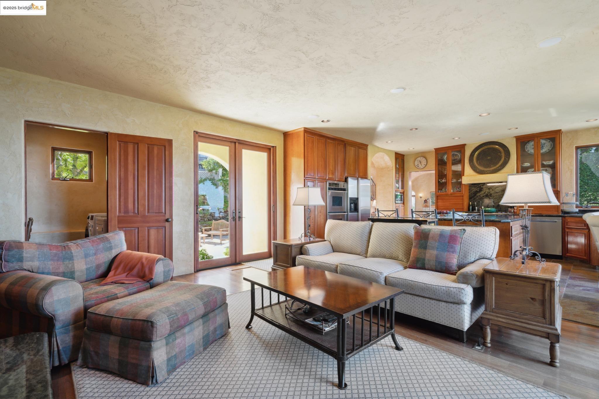 Detail Gallery Image 20 of 42 For 29 Live Oak Rd, Berkeley,  CA 94705 - 4 Beds | 2/1 Baths