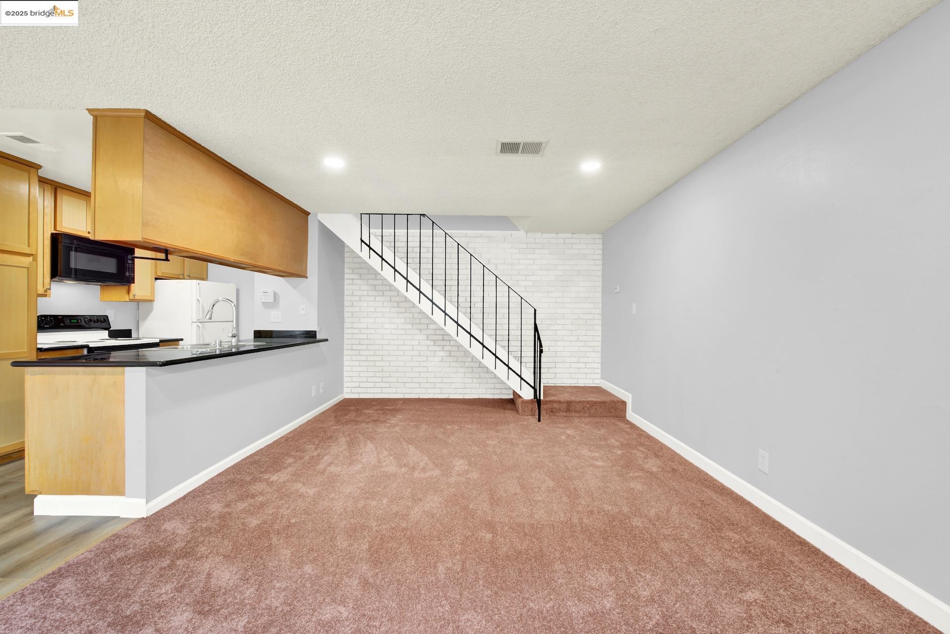 Photo #5: 41086631 Listing: Photo #5