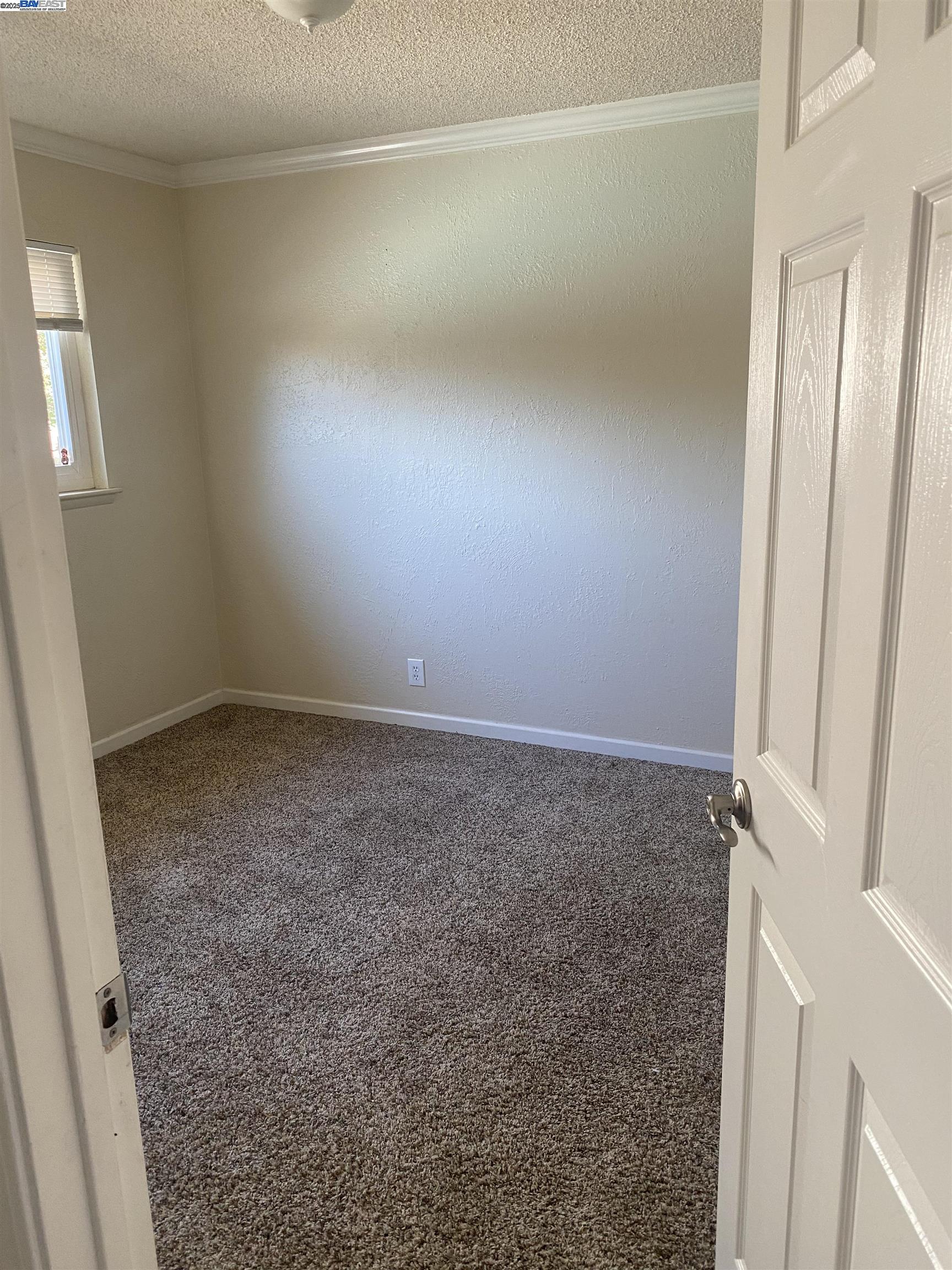 Detail Gallery Image 16 of 24 For 3086 Greenview Dr, Castro Valley,  CA 94546 - 3 Beds | 2 Baths