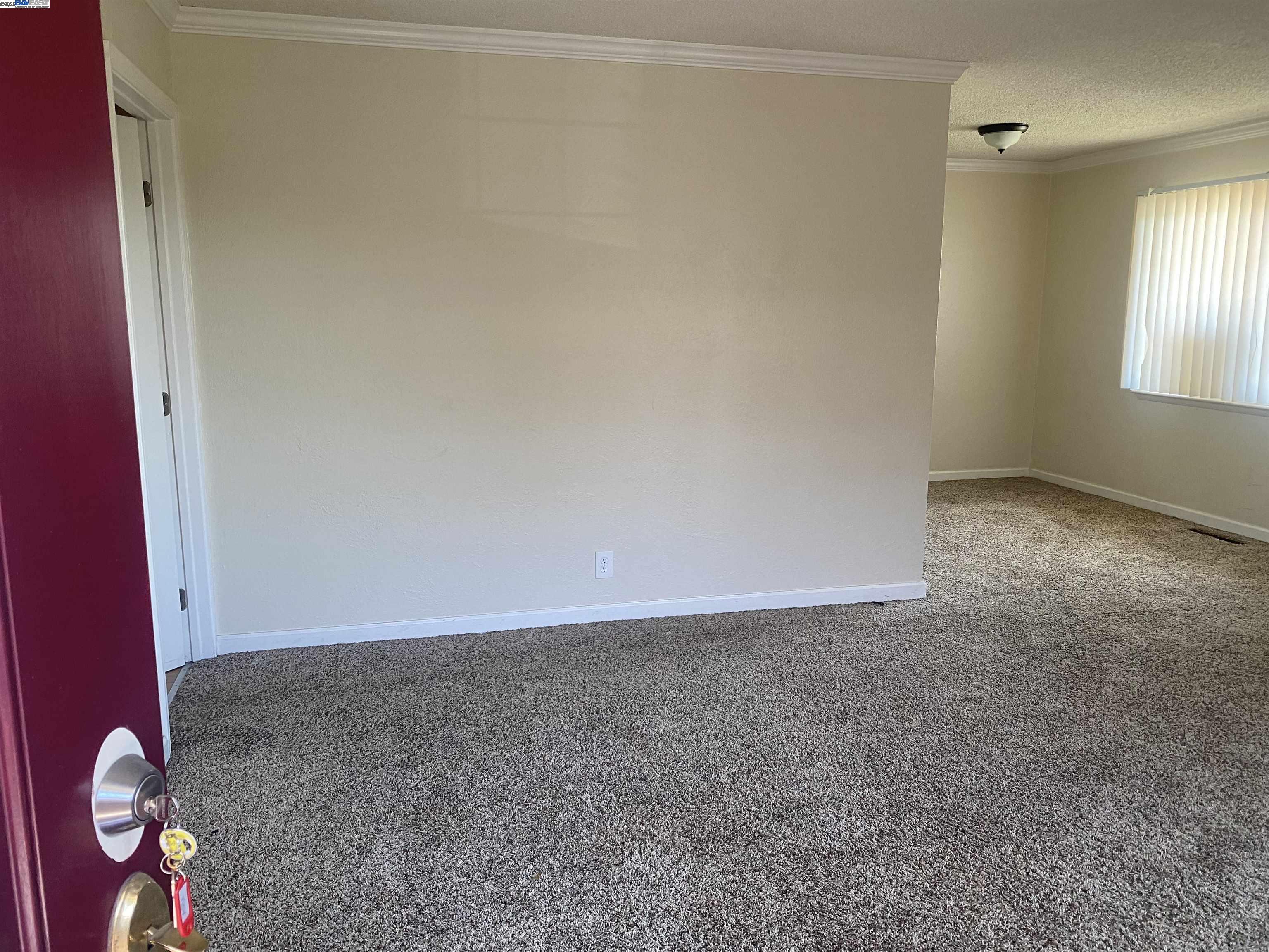 Detail Gallery Image 5 of 24 For 3086 Greenview Dr, Castro Valley,  CA 94546 - 3 Beds | 2 Baths