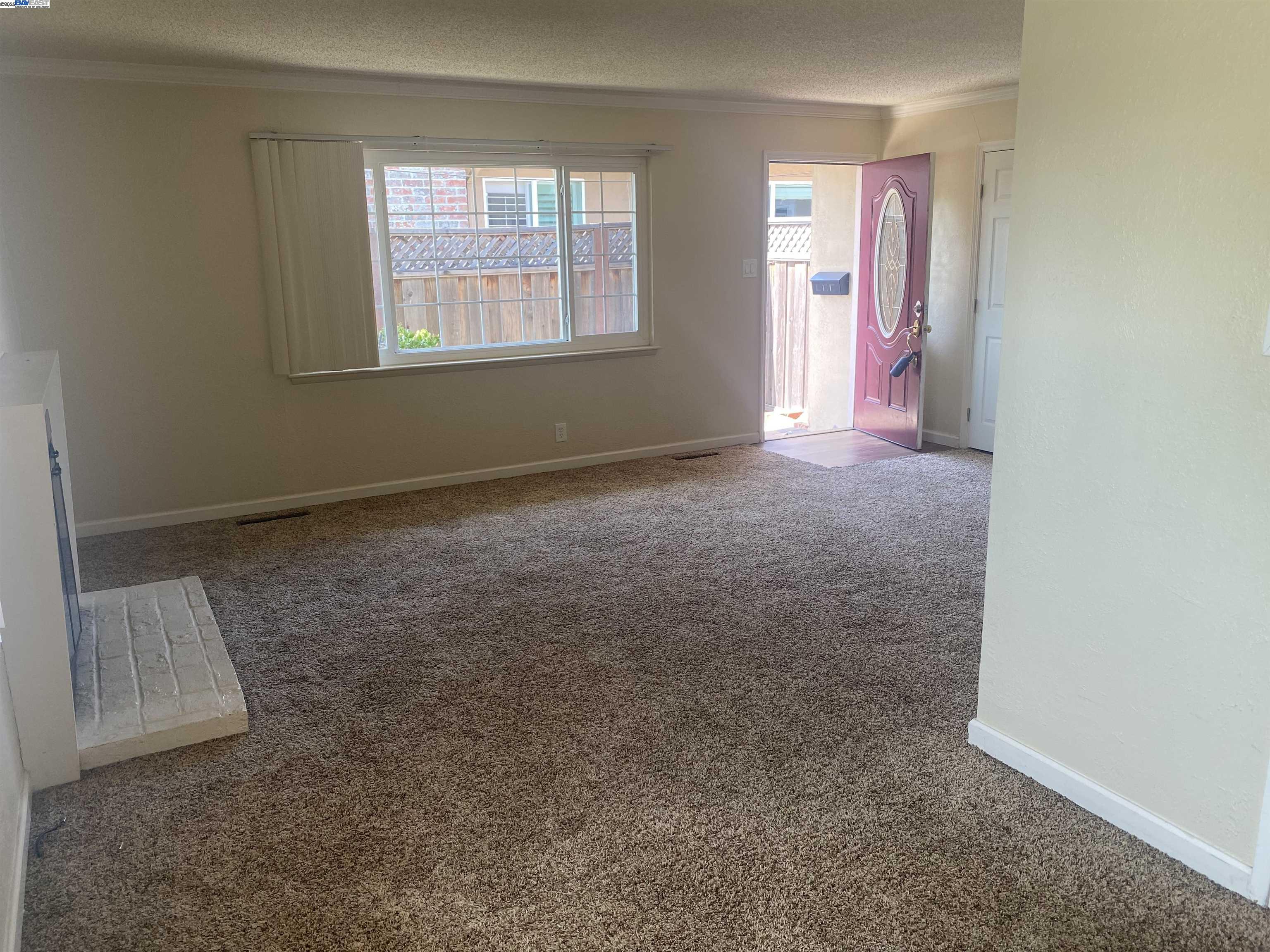 Detail Gallery Image 7 of 24 For 3086 Greenview Dr, Castro Valley,  CA 94546 - 3 Beds | 2 Baths