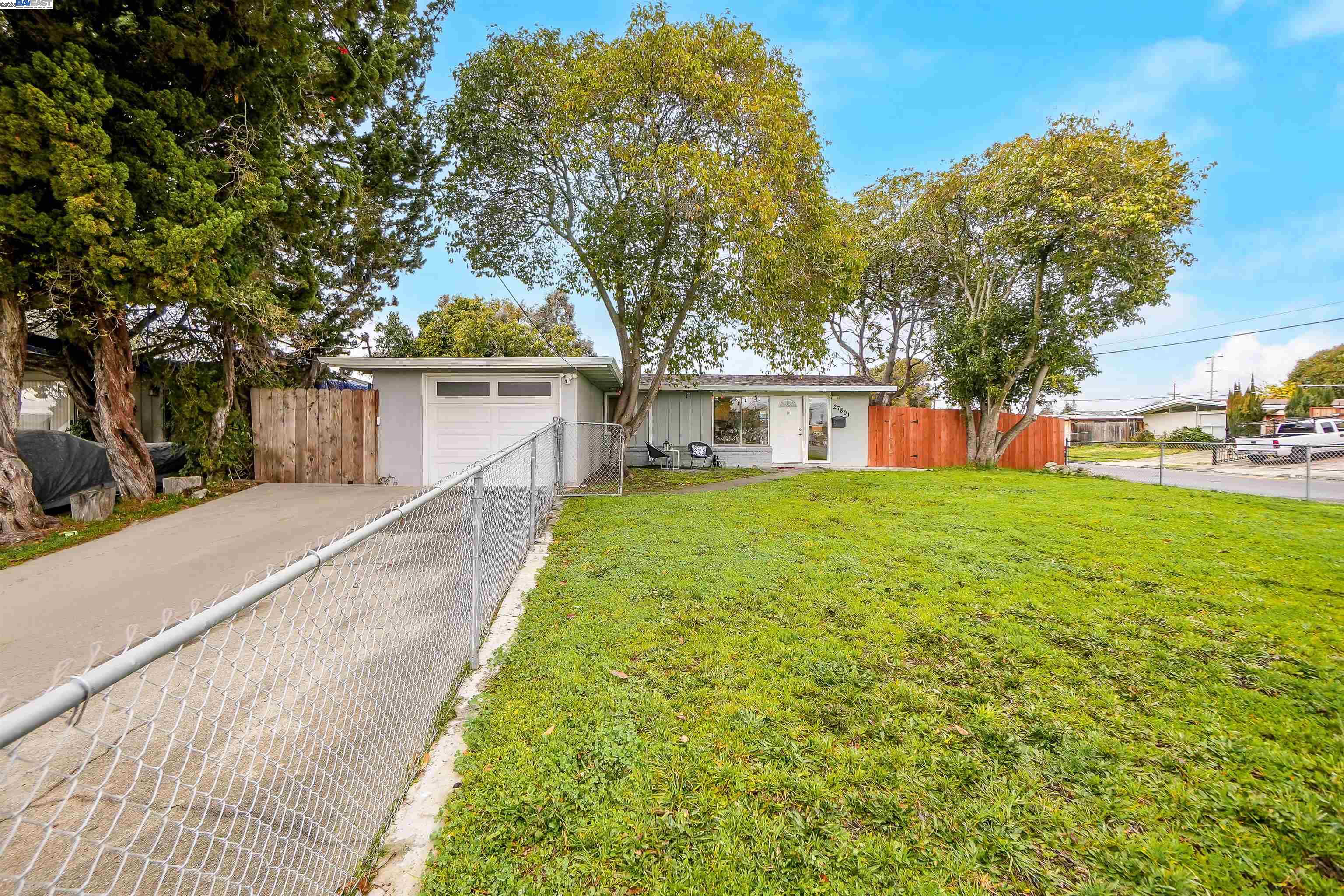 Detail Gallery Image 1 of 1 For 27801 Norwich Way, Hayward,  CA 94545 - 3 Beds | 2 Baths
