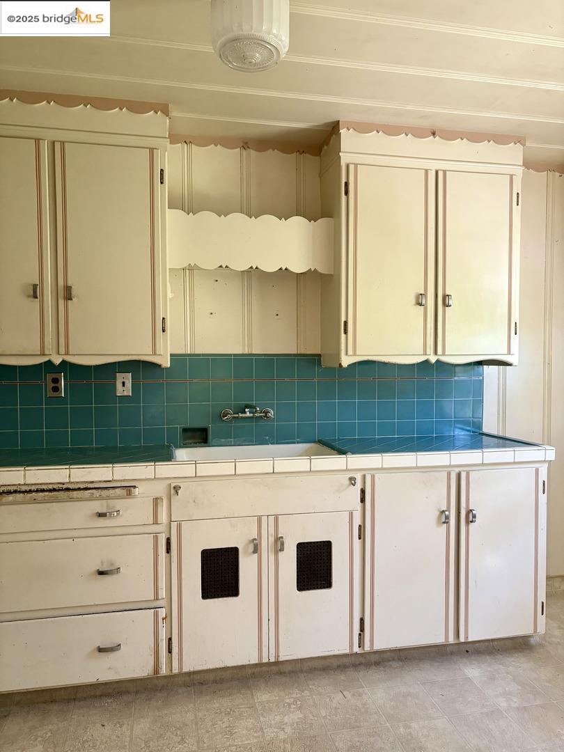 Detail Gallery Image 16 of 24 For 1100 Park Ave, Alameda,  CA 94501 - – Beds | – Baths