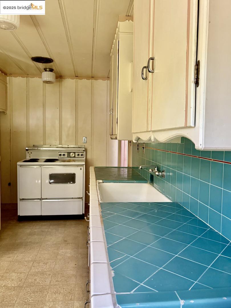 Detail Gallery Image 17 of 24 For 1100 Park Ave, Alameda,  CA 94501 - – Beds | – Baths