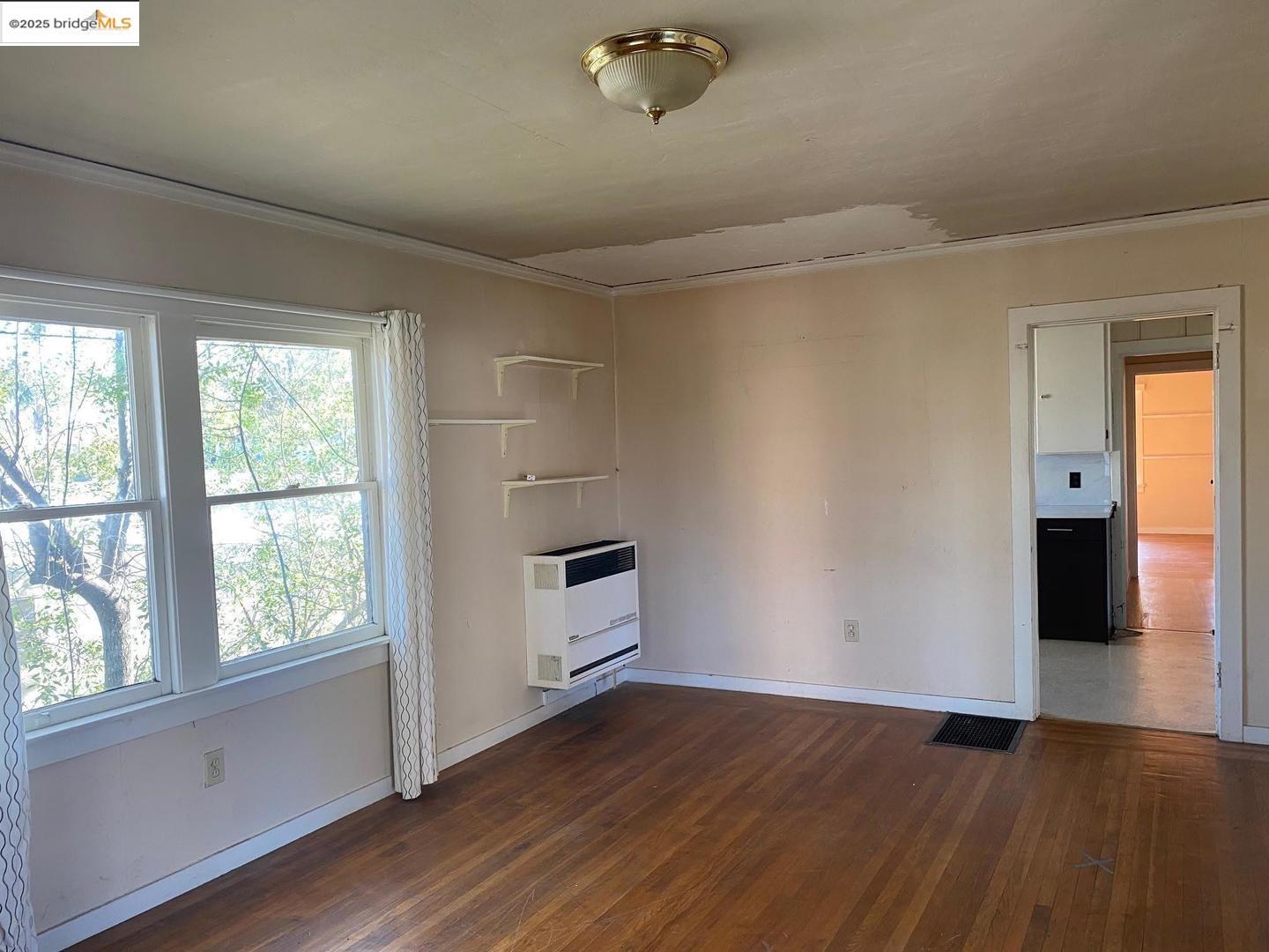 Detail Gallery Image 6 of 24 For 1100 Park Ave, Alameda,  CA 94501 - – Beds | – Baths