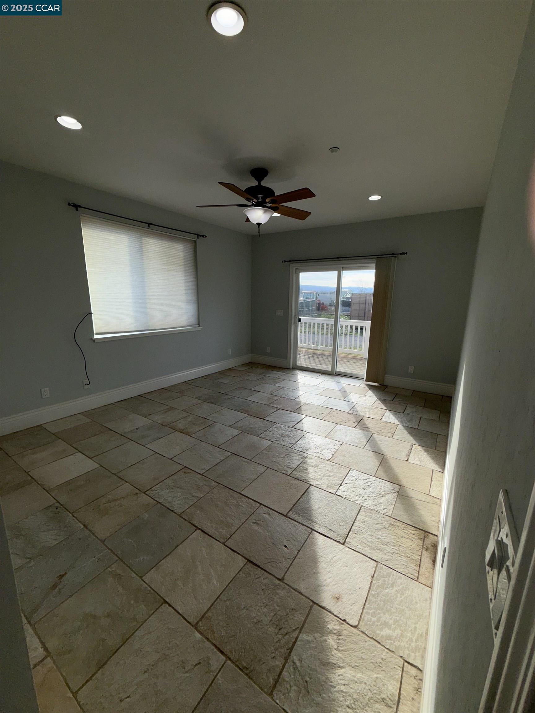 Detail Gallery Image 11 of 22 For 14051 State Highway 4, Byron,  CA 94505 - 4 Beds | 2/1 Baths