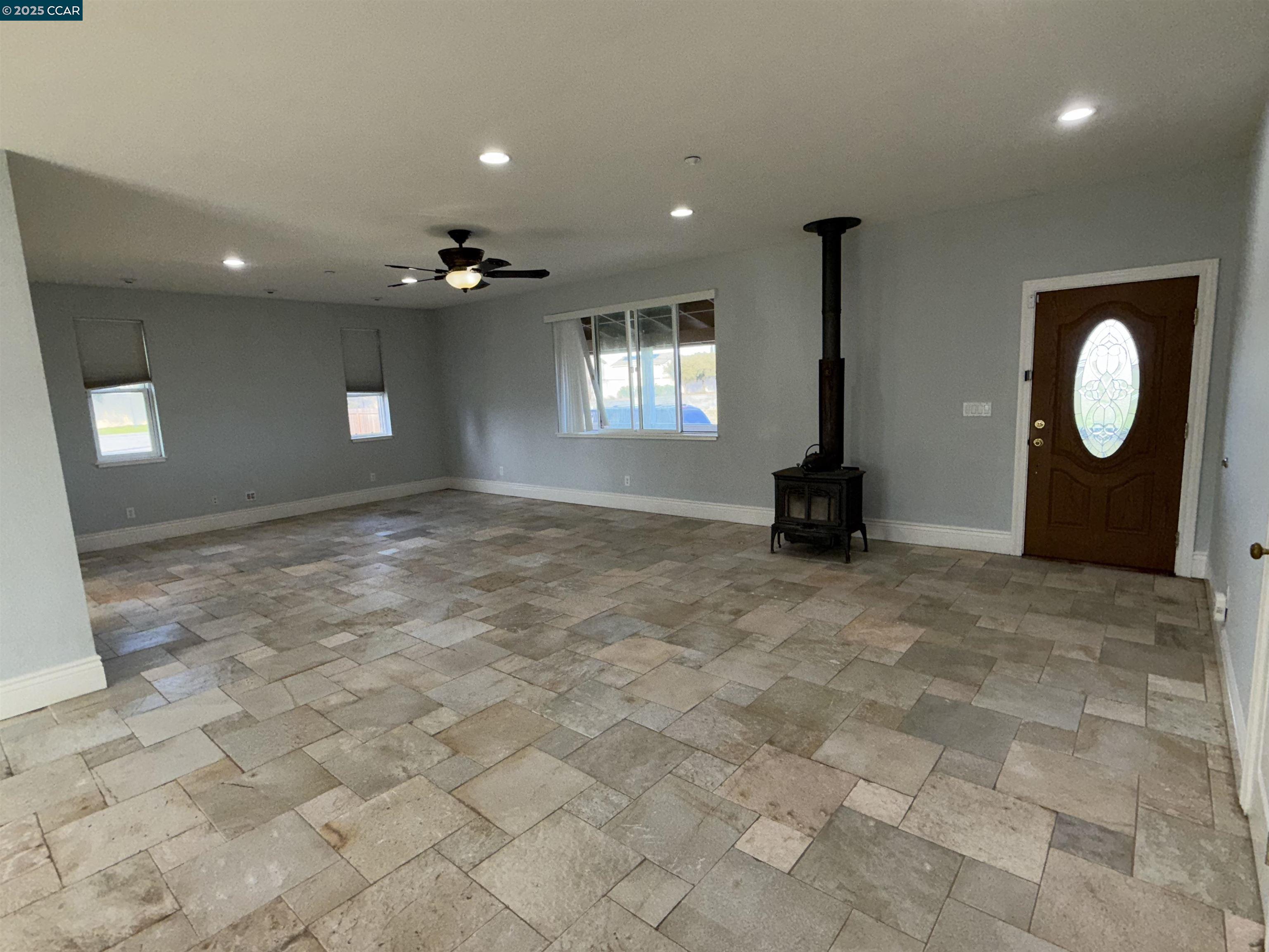 Detail Gallery Image 8 of 22 For 14051 State Highway 4, Byron,  CA 94505 - 4 Beds | 2/1 Baths