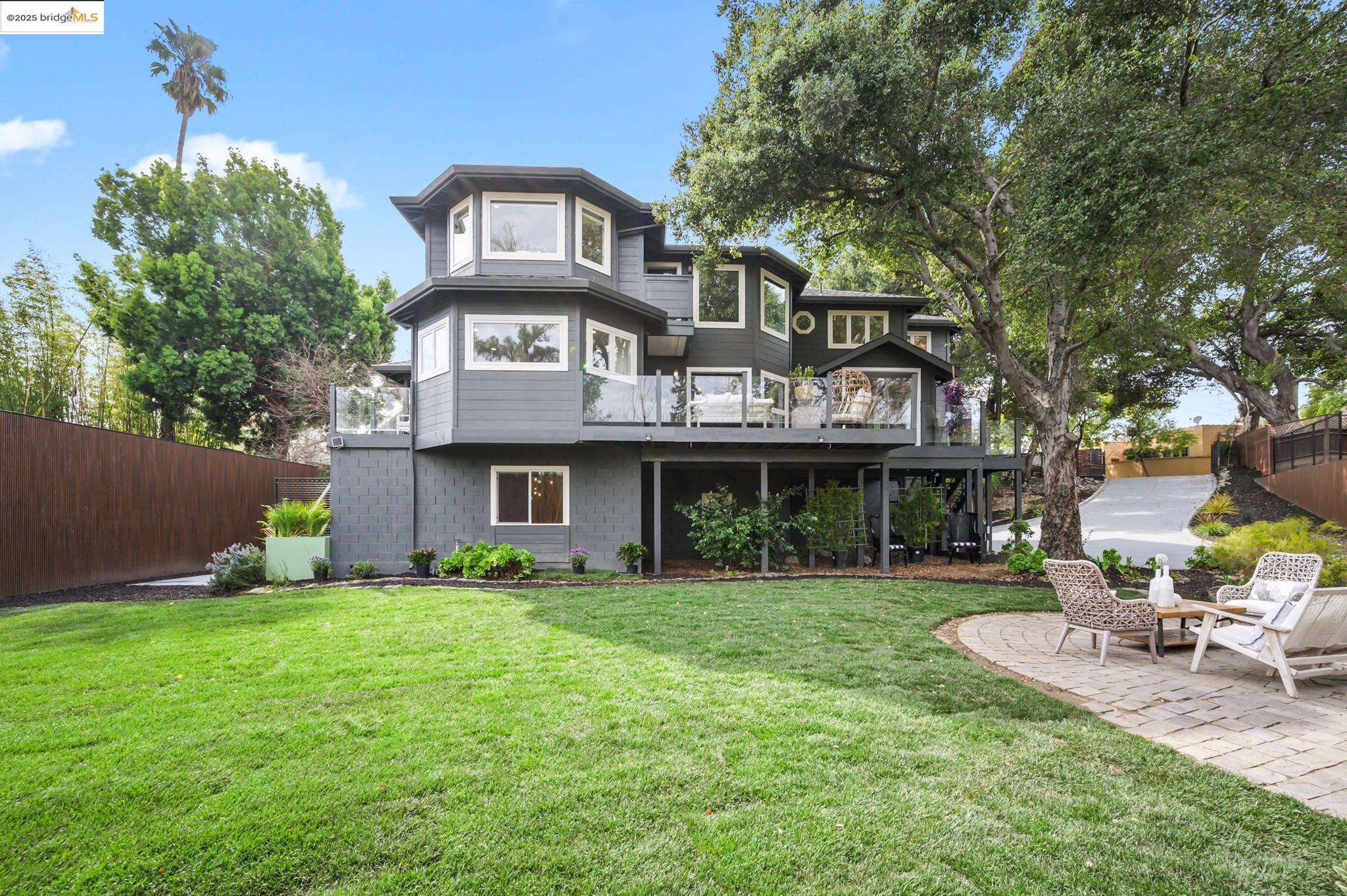 Detail Gallery Image 1 of 1 For 398 S 17th St, San Jose,  CA 95112 - 6 Beds | 5 Baths