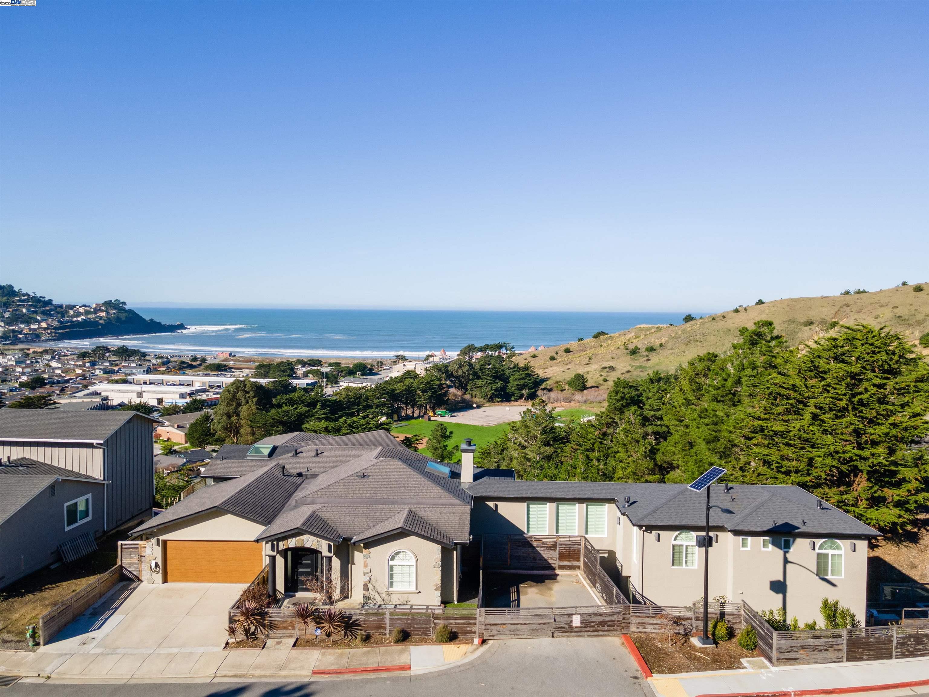Detail Gallery Image 2 of 60 For 674 Corona Dr, Pacifica,  CA 94044 - 5 Beds | 5/2 Baths