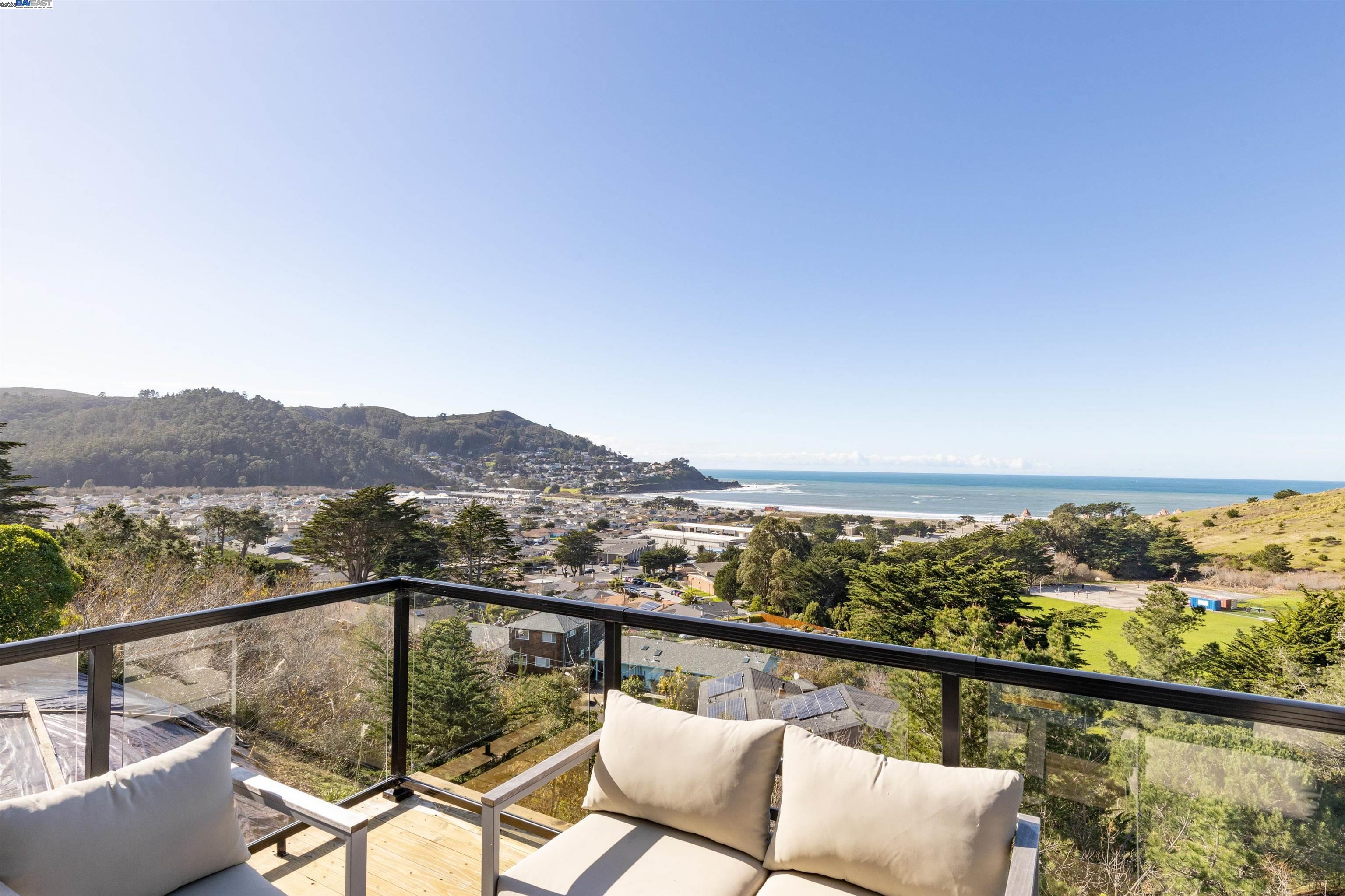 Detail Gallery Image 11 of 60 For 674 Corona Dr, Pacifica,  CA 94044 - 5 Beds | 5/2 Baths