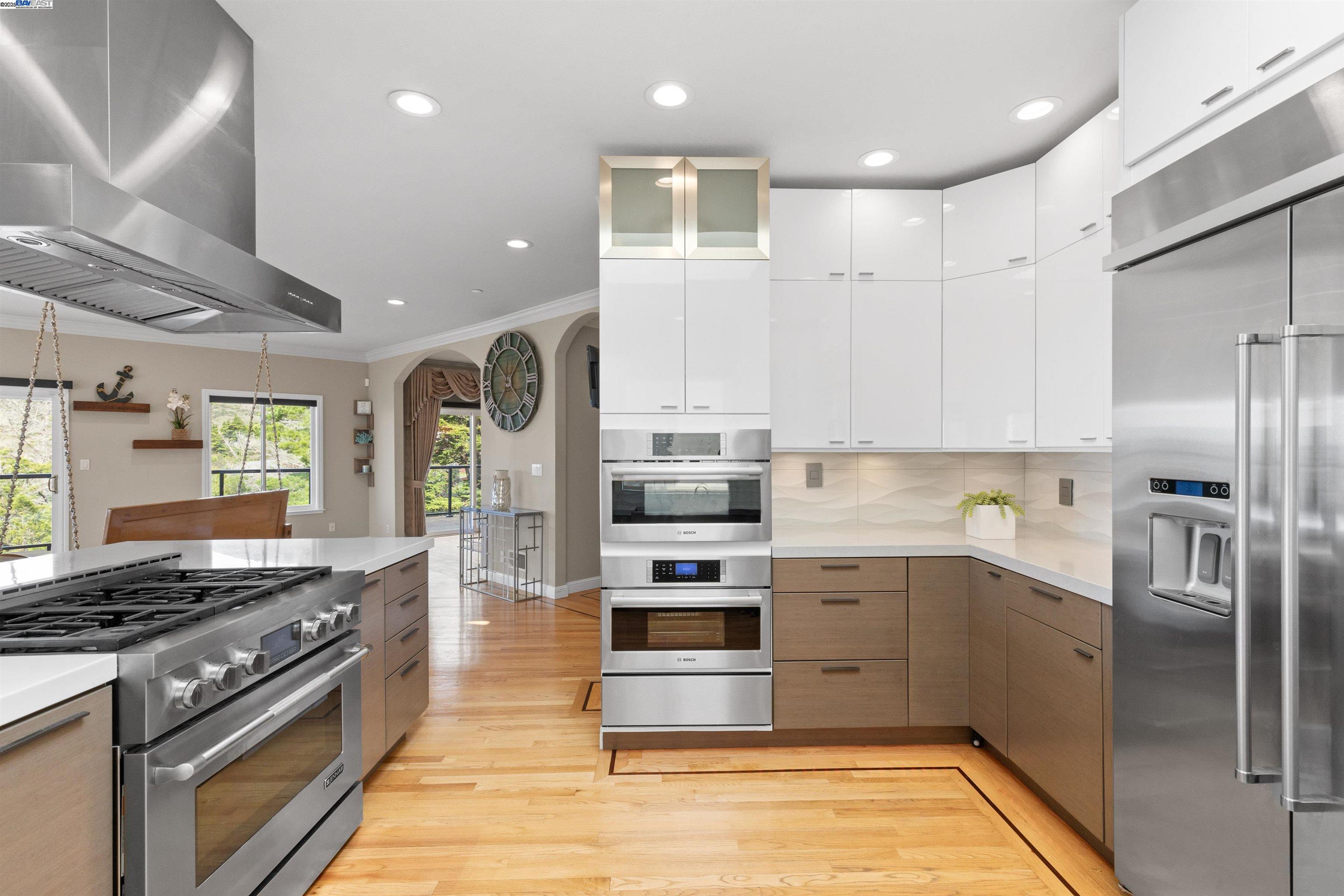 Detail Gallery Image 19 of 60 For 674 Corona Dr, Pacifica,  CA 94044 - 5 Beds | 5/2 Baths