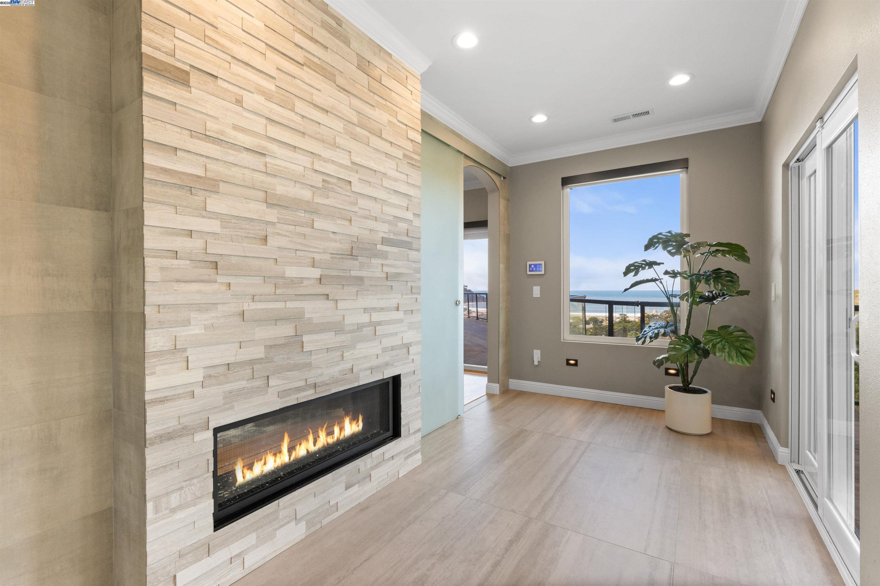 Detail Gallery Image 28 of 60 For 674 Corona Dr, Pacifica,  CA 94044 - 5 Beds | 5/2 Baths