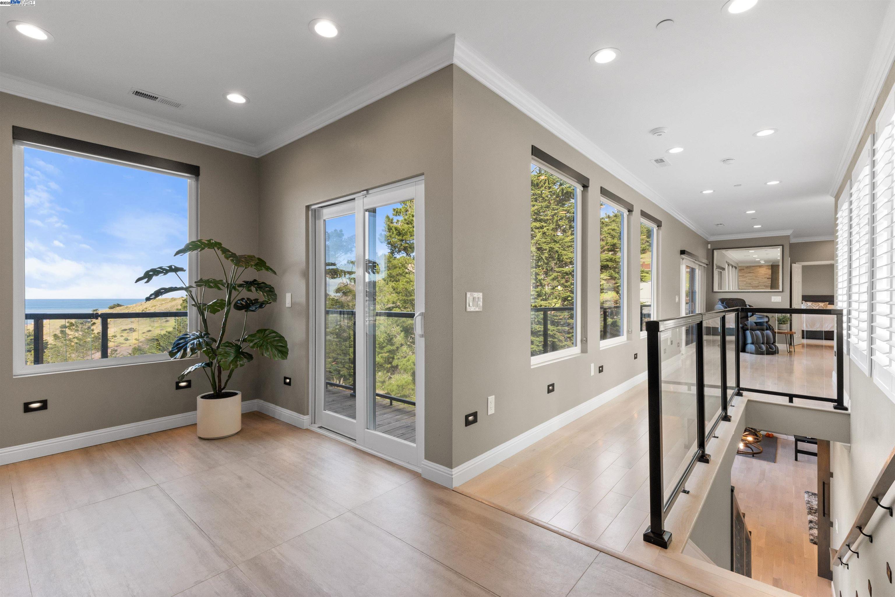 Detail Gallery Image 29 of 60 For 674 Corona Dr, Pacifica,  CA 94044 - 5 Beds | 5/2 Baths