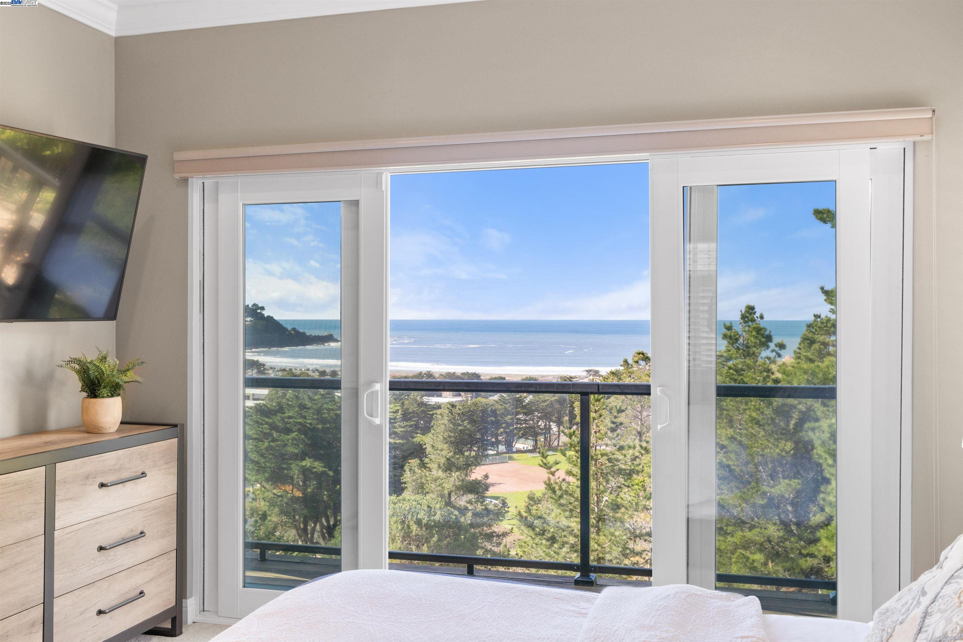 Detail Gallery Image 37 of 60 For 674 Corona Dr, Pacifica,  CA 94044 - 5 Beds | 5/2 Baths