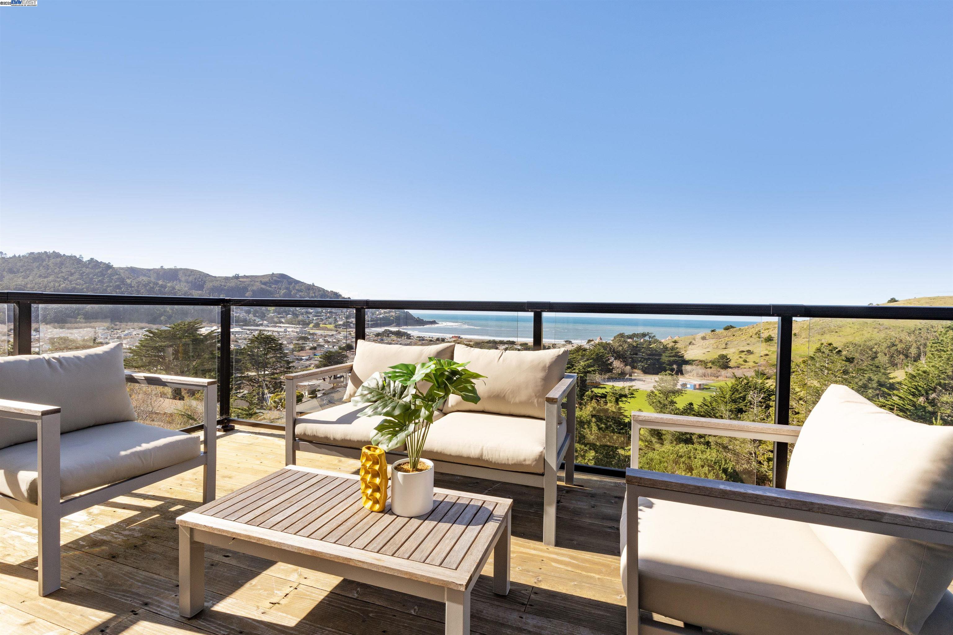 Detail Gallery Image 10 of 60 For 674 Corona Dr, Pacifica,  CA 94044 - 5 Beds | 5/2 Baths