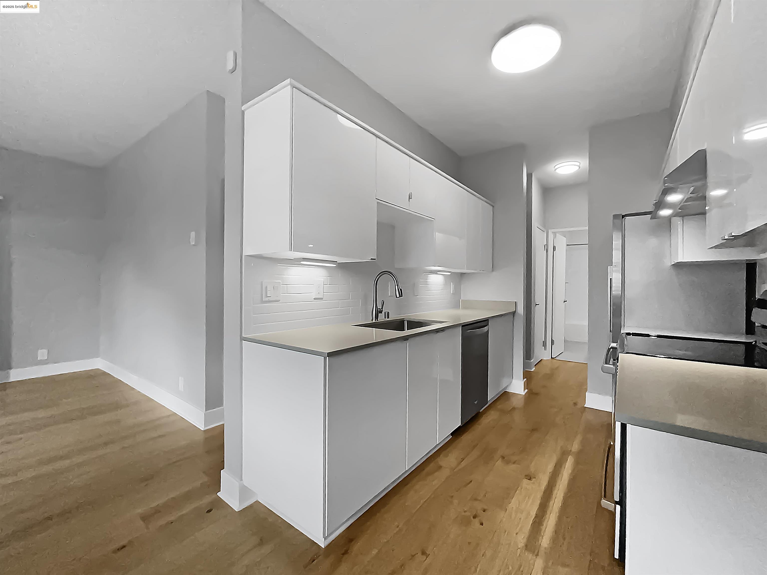 Detail Gallery Image 11 of 50 For 33 Shoreline Ct, Richmond,  CA 94804 - 2 Beds | 1 Baths