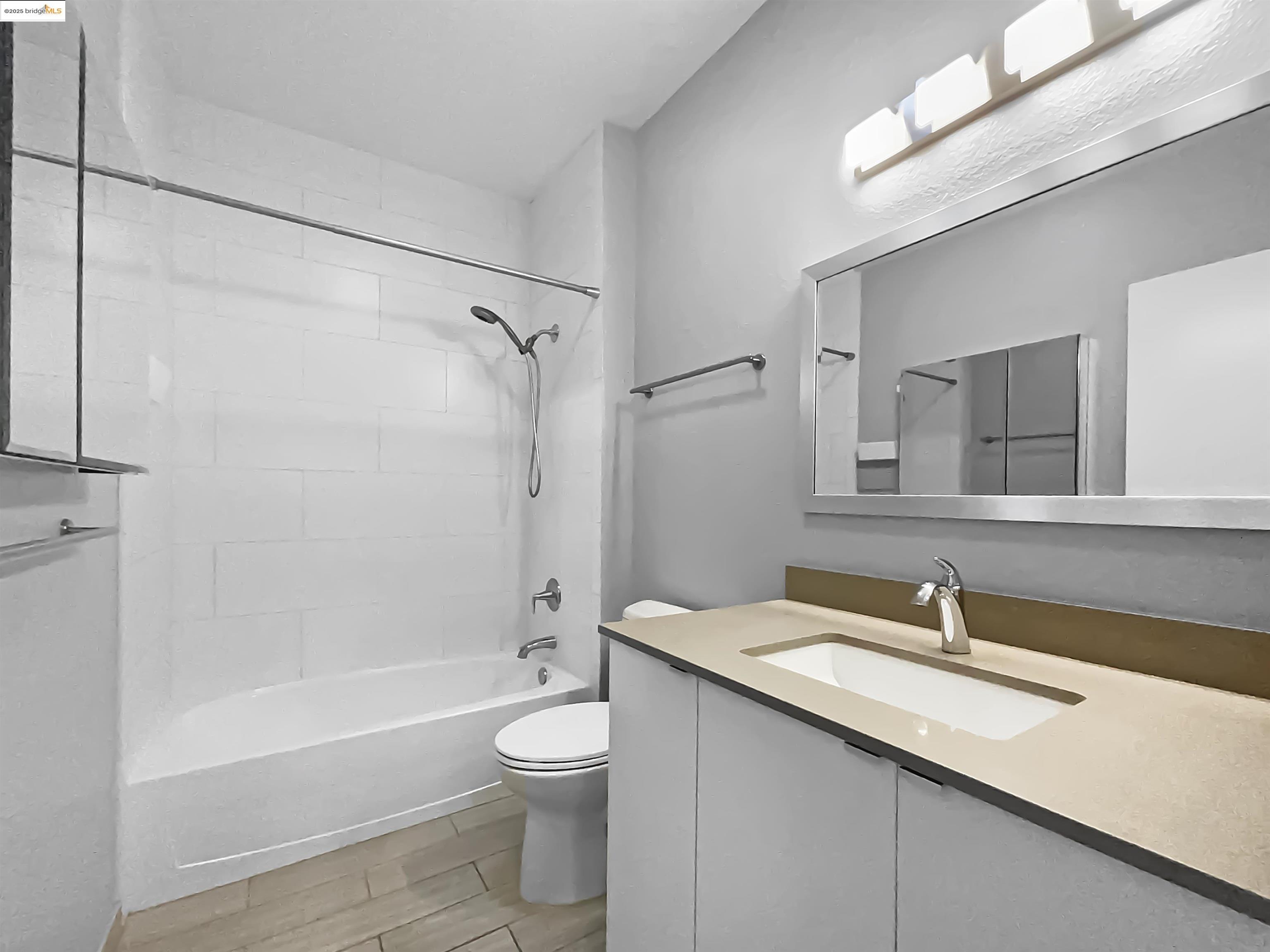 Detail Gallery Image 26 of 50 For 33 Shoreline Ct, Richmond,  CA 94804 - 2 Beds | 1 Baths