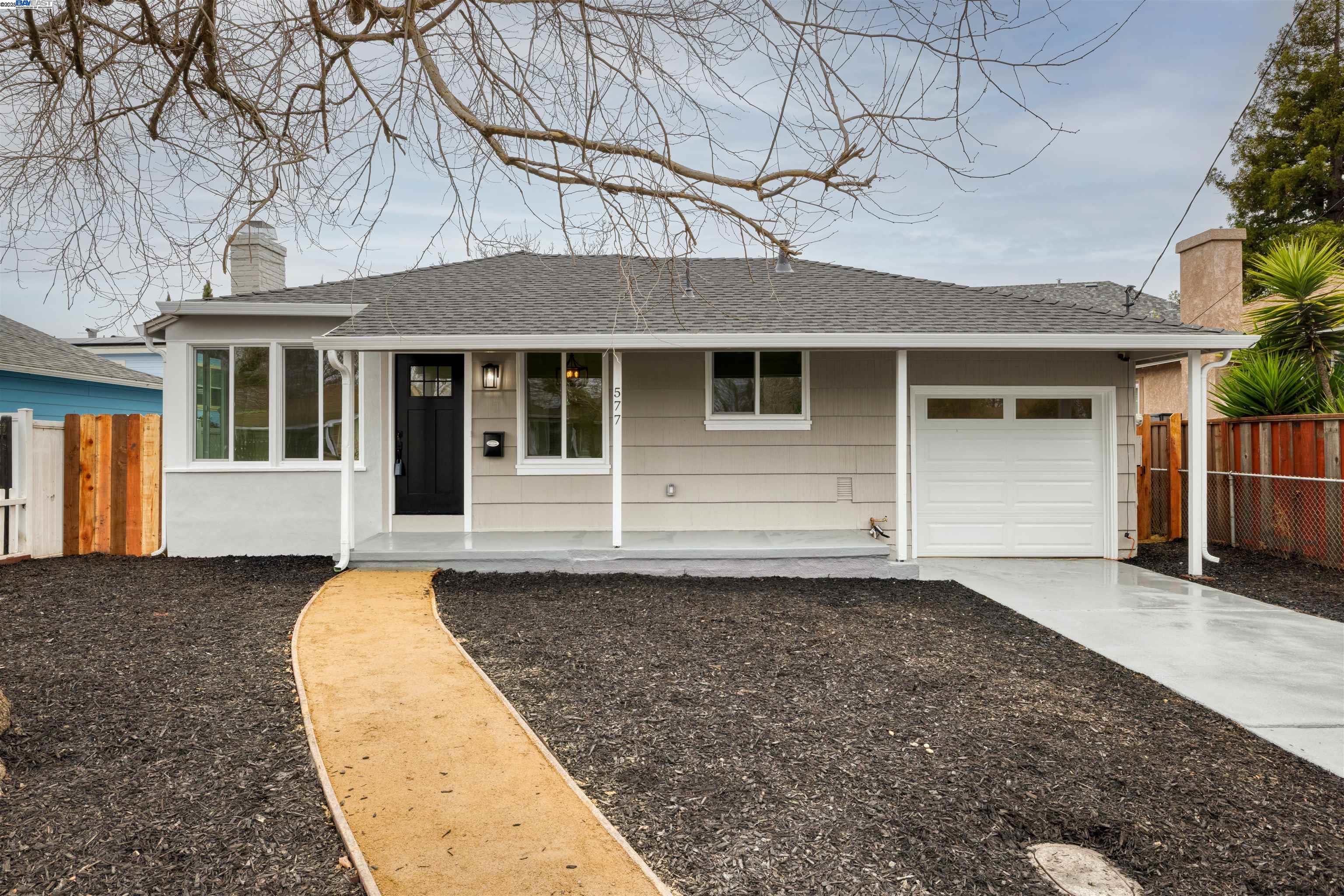 Detail Gallery Image 1 of 1 For 577 Capistrano Dr, Oakland,  CA 94603 - 2 Beds | 1 Baths