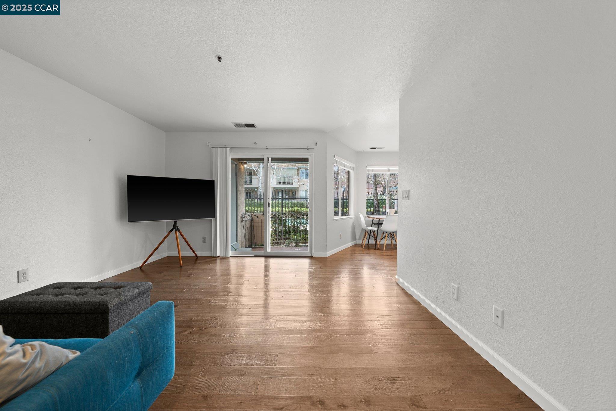 Photo #2: 41086724 Listing 
