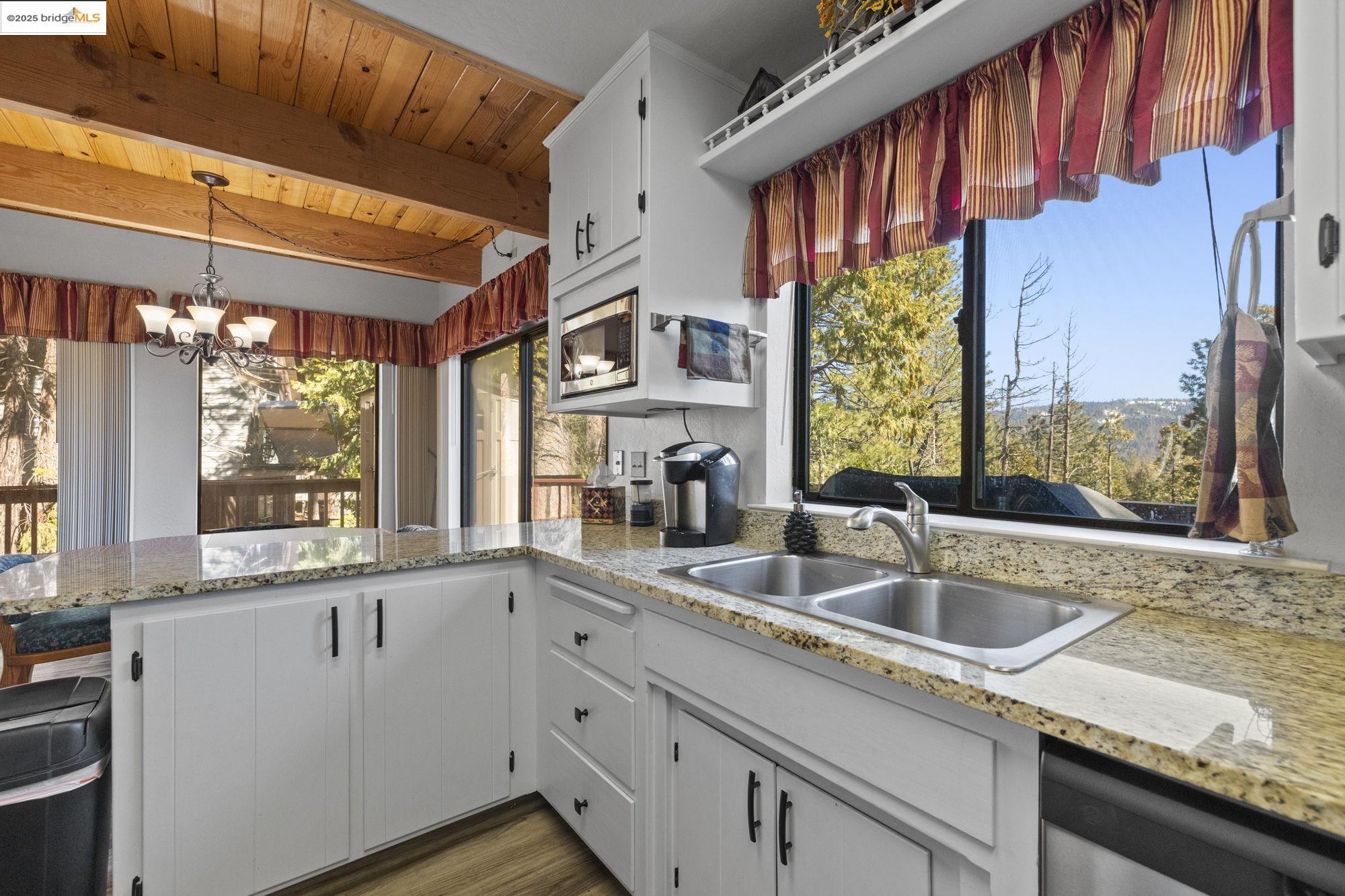Detail Gallery Image 11 of 51 For 29803 Mono Trl, Cold Springs,  CA 95335 - 4 Beds | 3 Baths