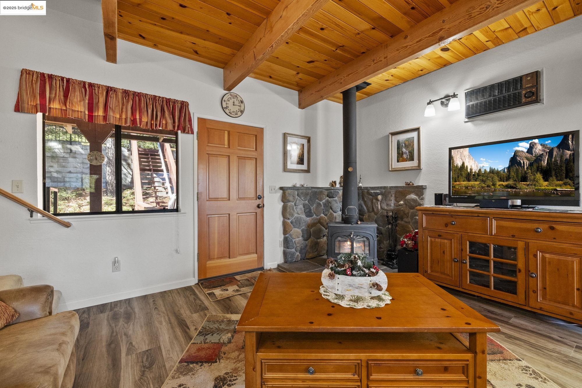 Detail Gallery Image 3 of 51 For 29803 Mono Trl, Cold Springs,  CA 95335 - 4 Beds | 3 Baths