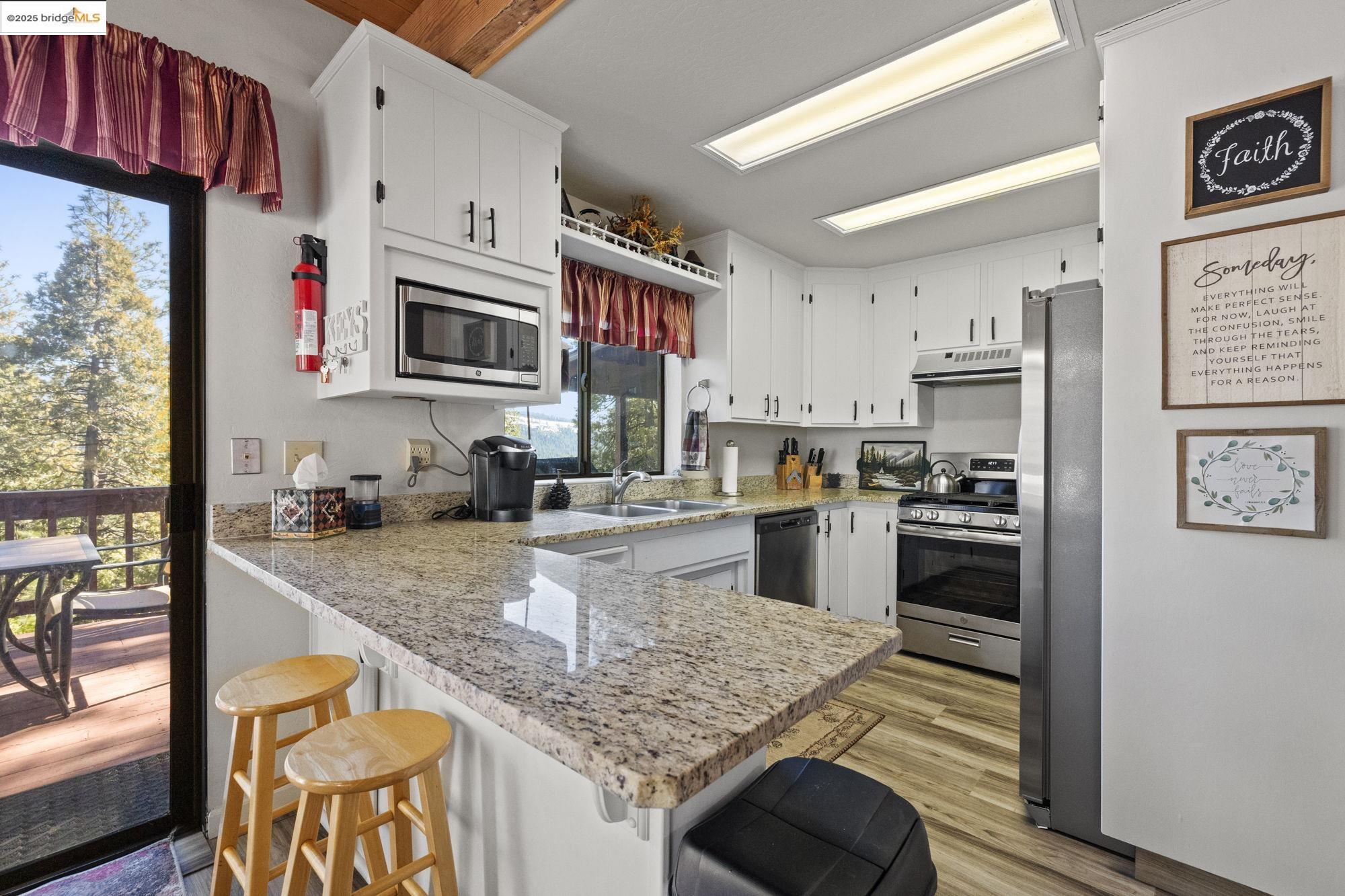 Detail Gallery Image 8 of 51 For 29803 Mono Trl, Cold Springs,  CA 95335 - 4 Beds | 3 Baths