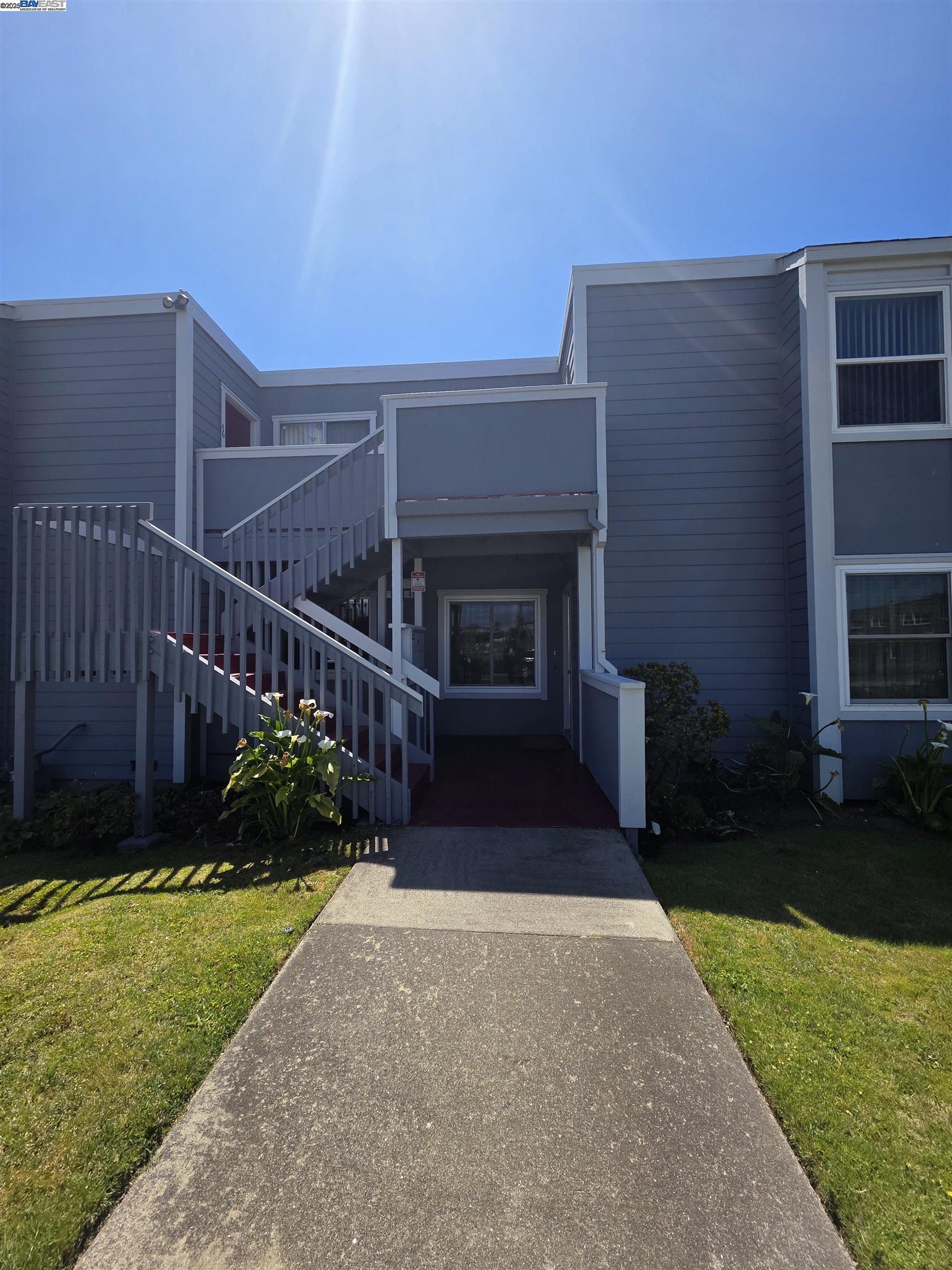 Detail Gallery Image 1 of 14 For 44 Oak Avenue, South San Francisco,  CA 94080 - 2 Beds | 1 Baths
