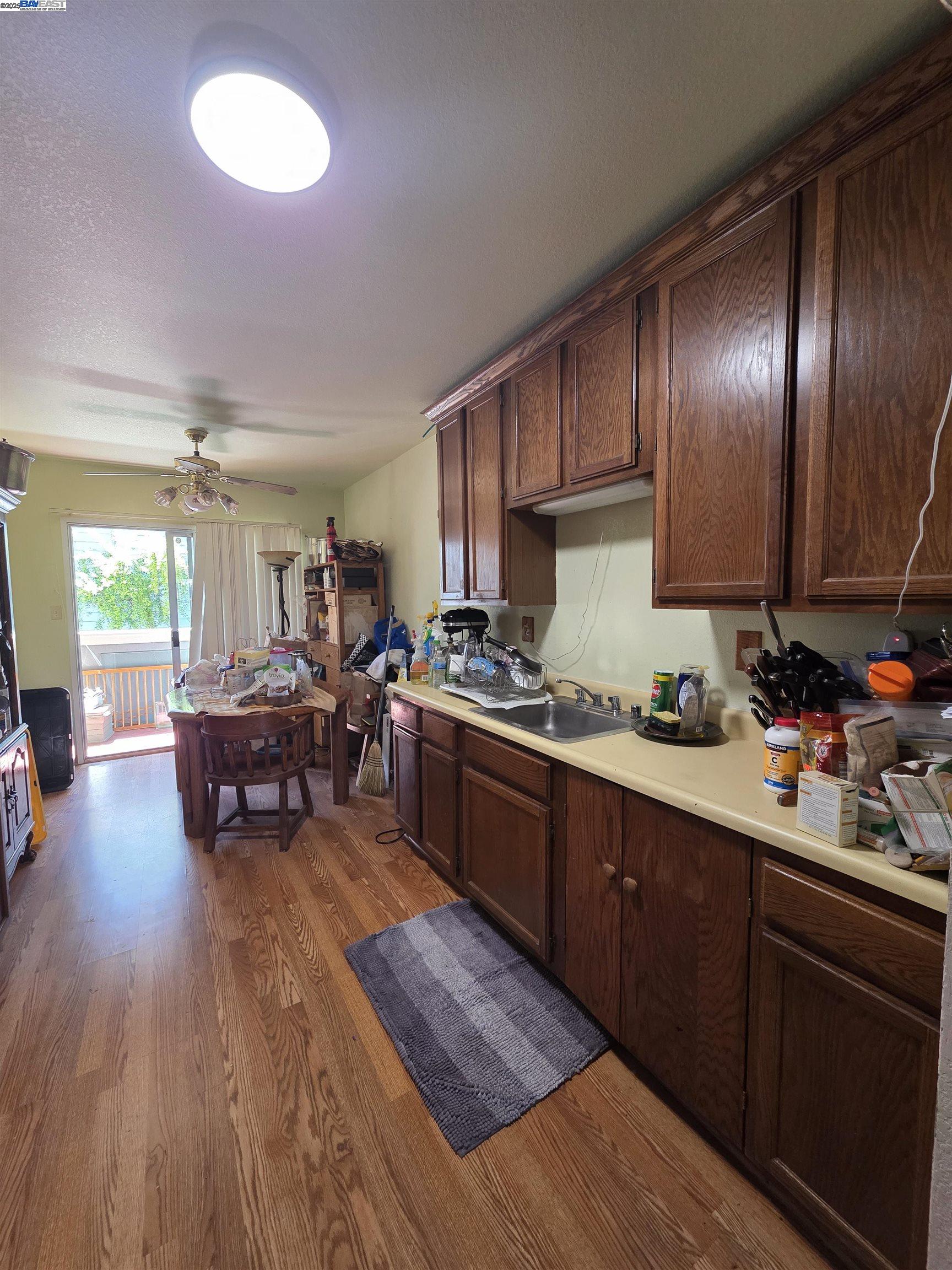 Detail Gallery Image 5 of 14 For 44 Oak Avenue, South San Francisco,  CA 94080 - 2 Beds | 1 Baths