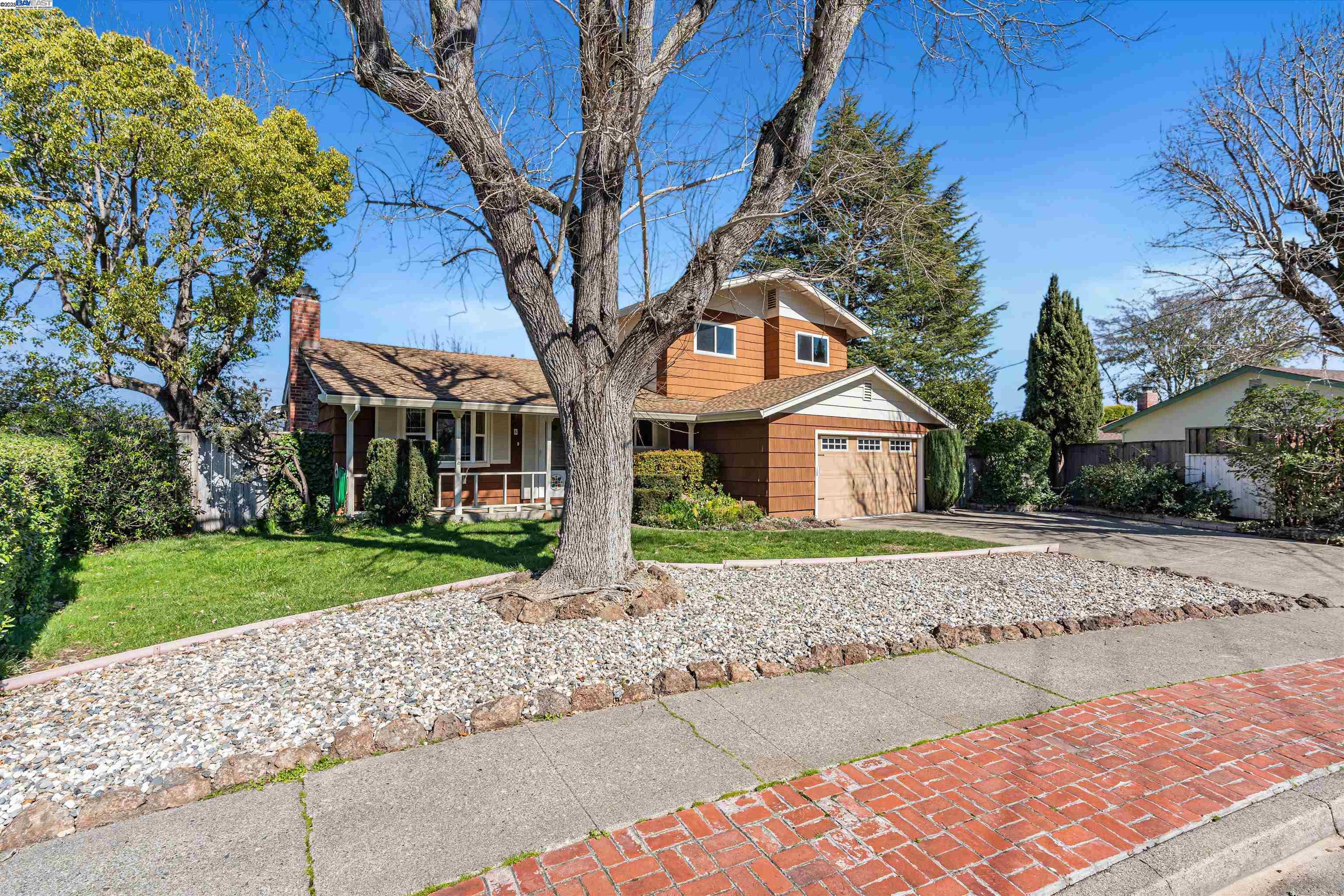 Detail Gallery Image 1 of 1 For 6 Hillswood Dr, Novato,  CA 94947 - 4 Beds | 3 Baths
