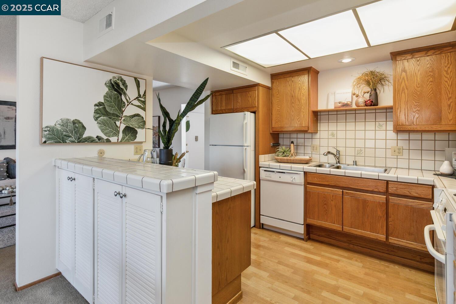 Photo #2: 41086786 Listing 