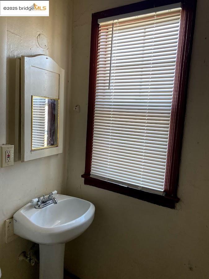 Detail Gallery Image 14 of 16 For 44 W. Acacia Street #4,  Stockton,  CA 95202 - 1 Beds | 1 Baths