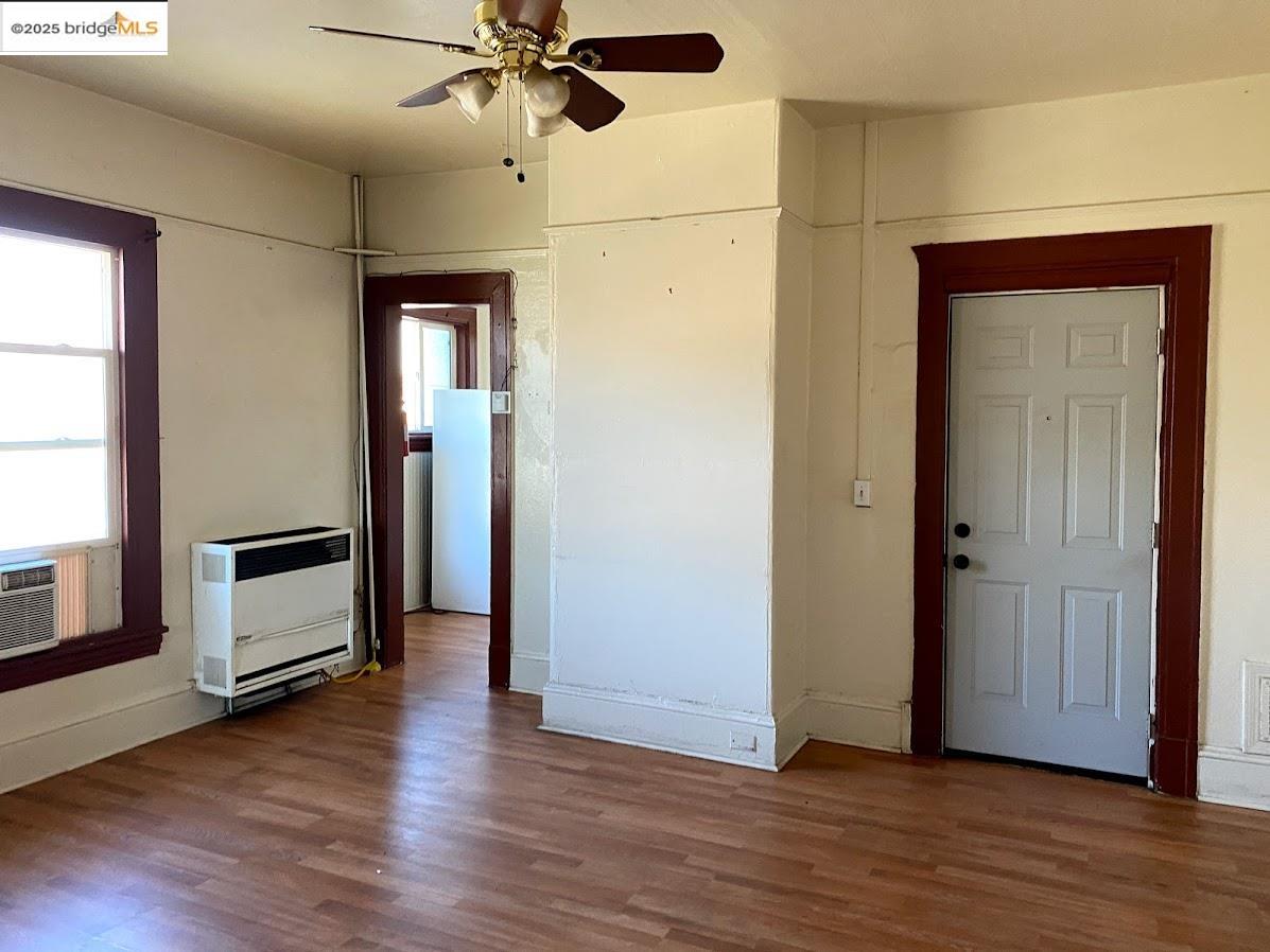 Detail Gallery Image 3 of 16 For 44 W. Acacia Street #4,  Stockton,  CA 95202 - 1 Beds | 1 Baths