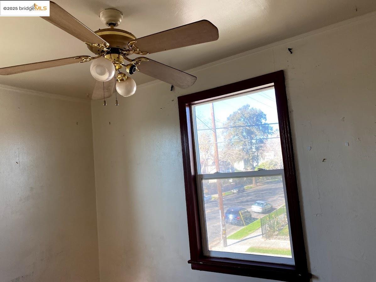 Detail Gallery Image 8 of 16 For 44 W. Acacia Street #4,  Stockton,  CA 95202 - 1 Beds | 1 Baths