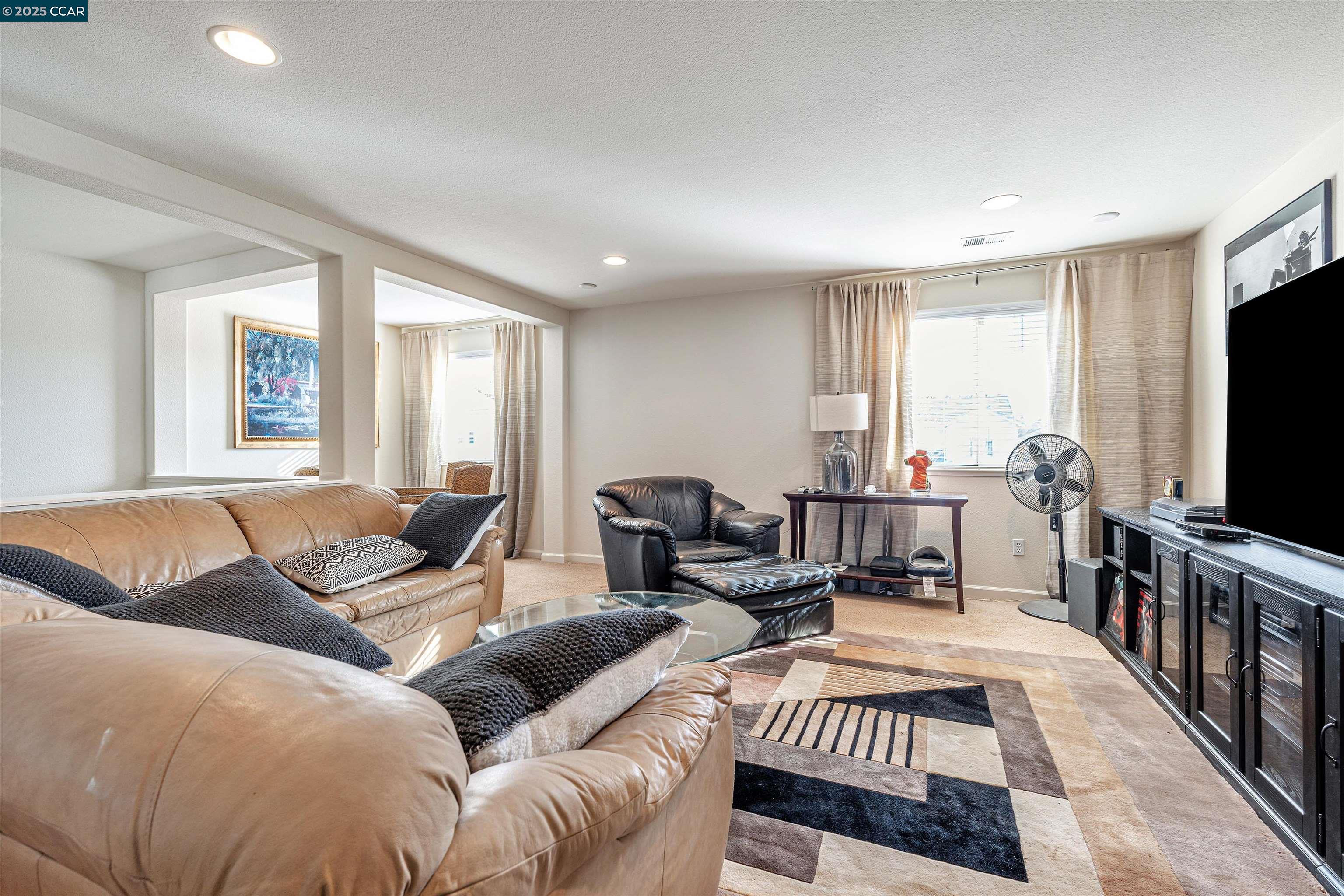 Detail Gallery Image 15 of 34 For 241 Bellflower Ct, Patterson,  CA 95363 - 5 Beds | 4 Baths