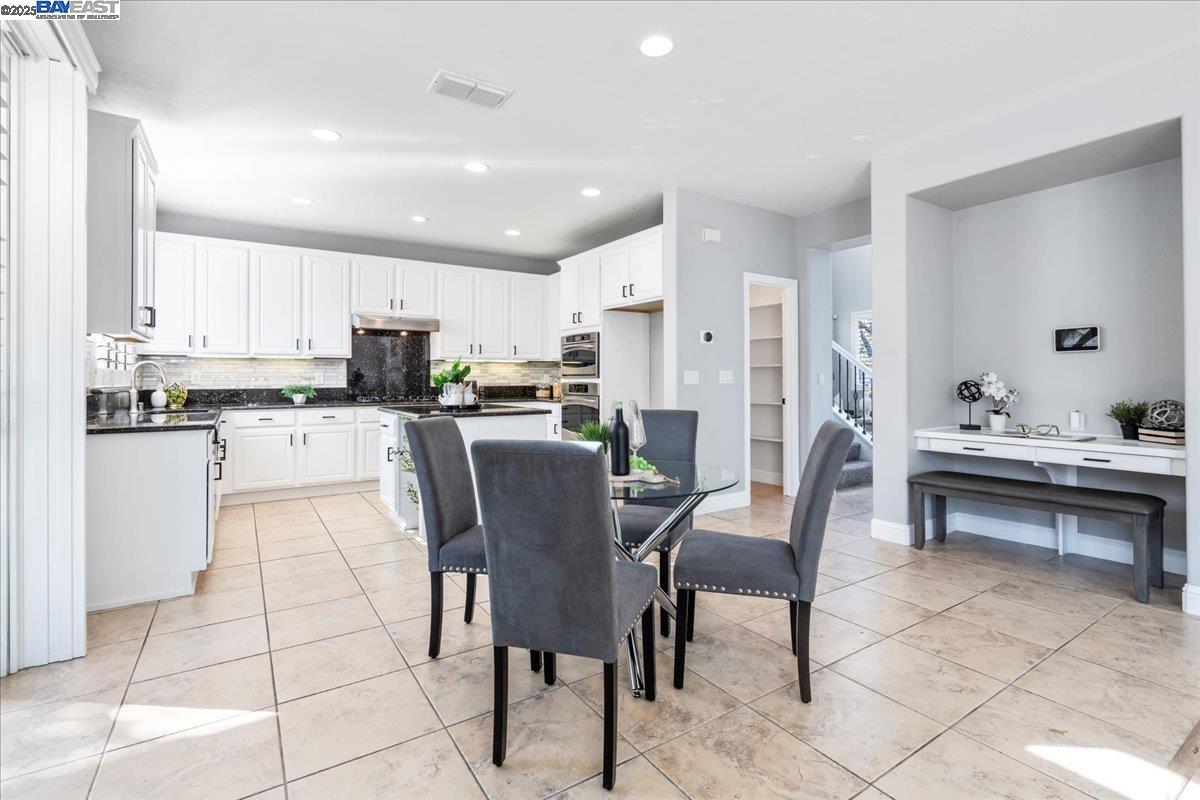 Detail Gallery Image 12 of 46 For 558 Millpond Ave, Lathrop,  CA 95330 - 4 Beds | 2/1 Baths
