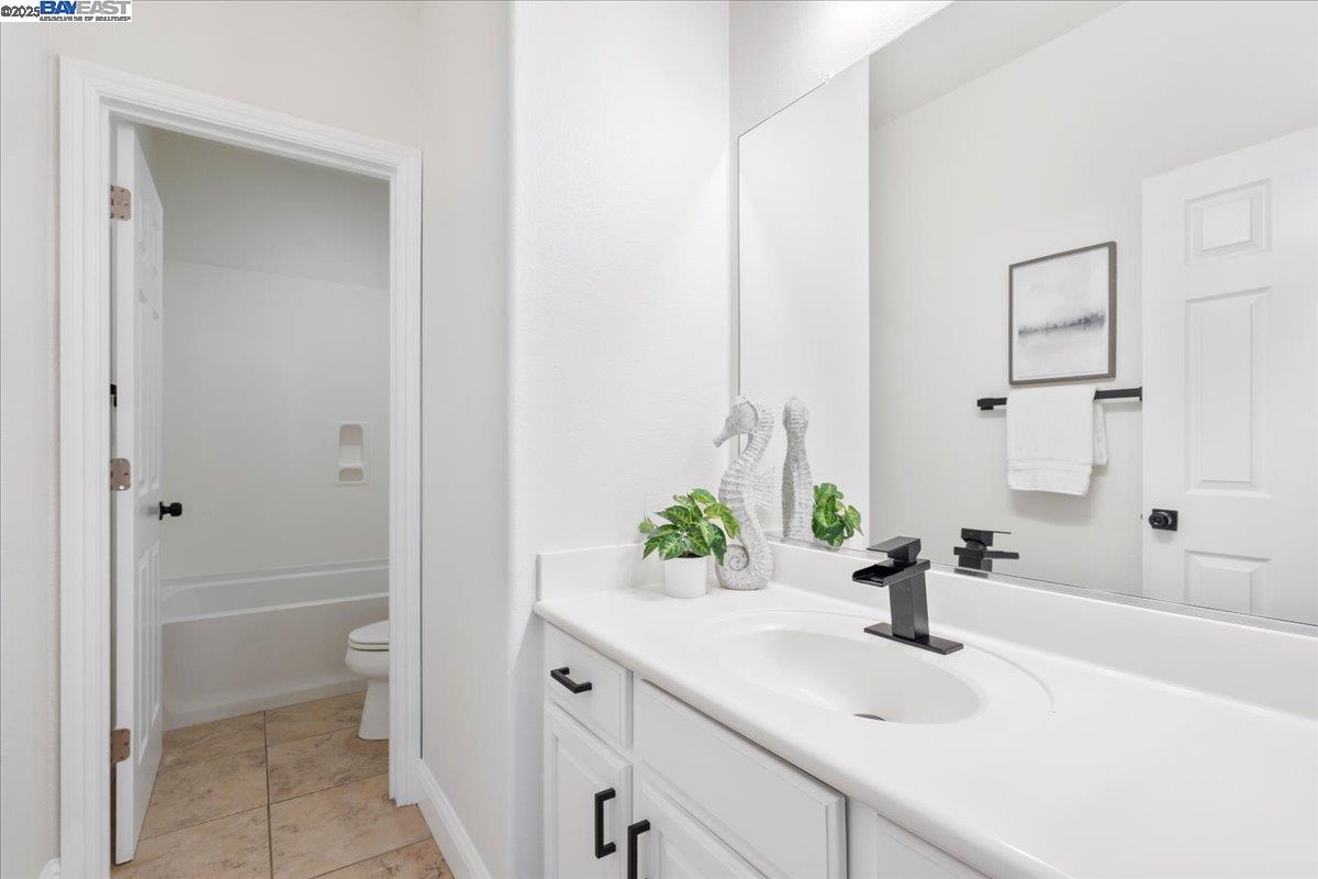 Detail Gallery Image 26 of 46 For 558 Millpond Ave, Lathrop,  CA 95330 - 4 Beds | 2/1 Baths