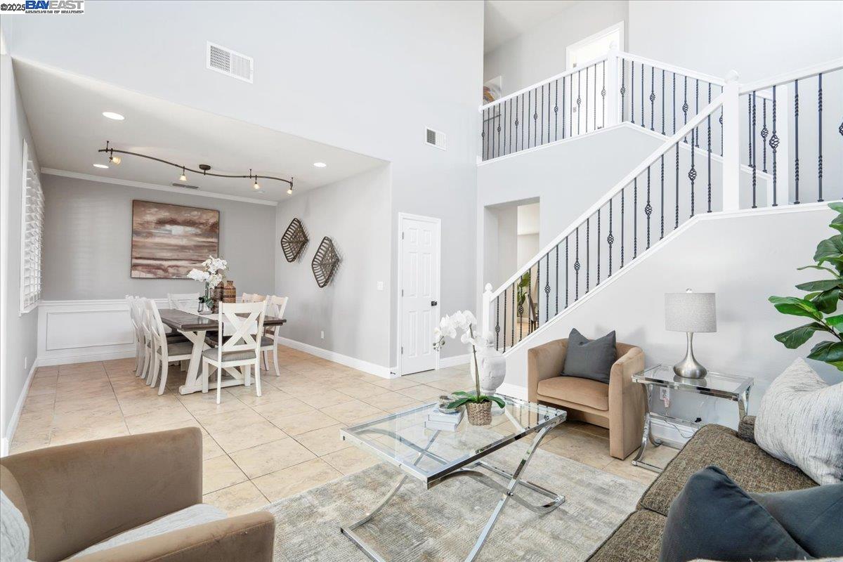 Detail Gallery Image 5 of 46 For 558 Millpond Ave, Lathrop,  CA 95330 - 4 Beds | 2/1 Baths