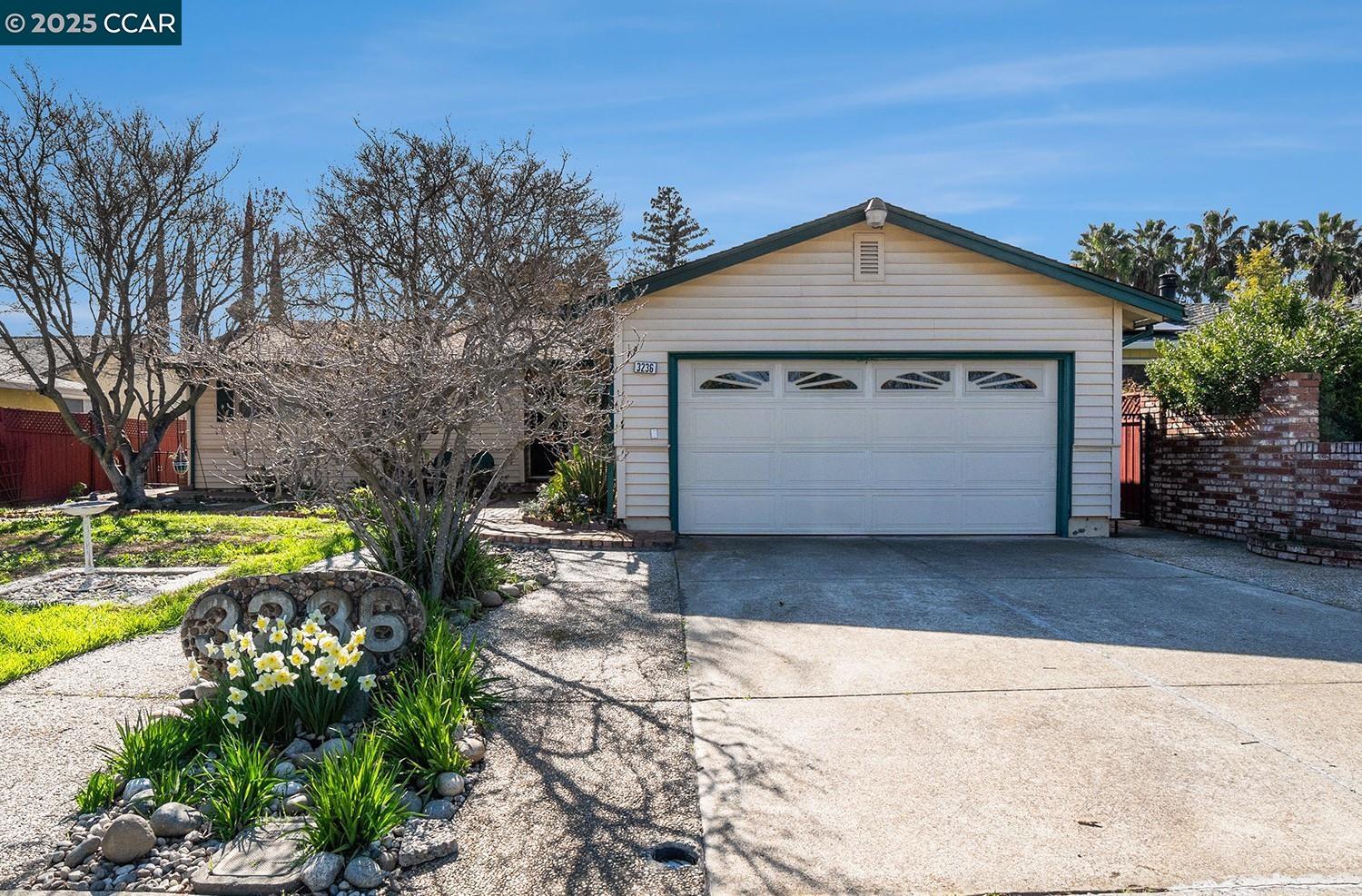 Detail Gallery Image 1 of 1 For 3236 G Street, Antioch,  CA 94509 - 3 Beds | 2 Baths