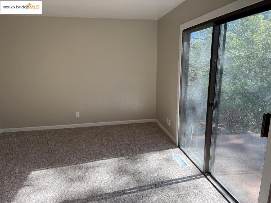 Detail Gallery Image 15 of 60 For 11987 Valenta Way, Groveland,  CA 95321 - 4 Beds | 3 Baths