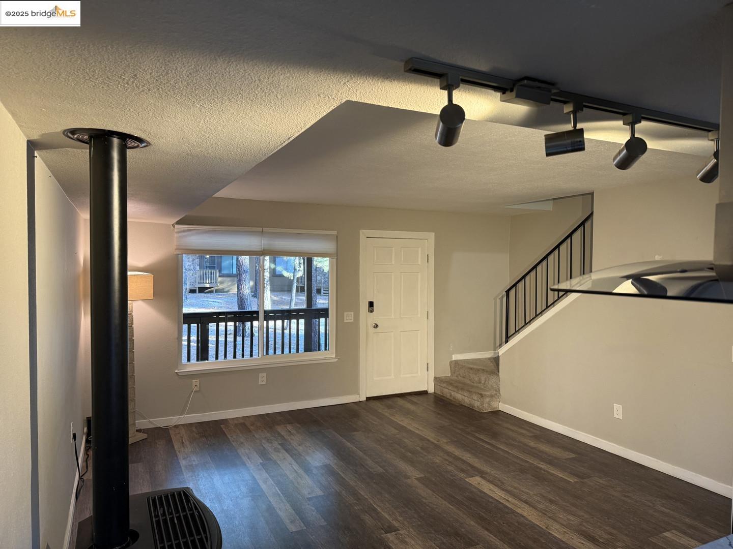 Detail Gallery Image 2 of 15 For 1200 Wildwood Ave # 17,  South Lake Tahoe,  CA 96150 - 2 Beds | 1/1 Baths