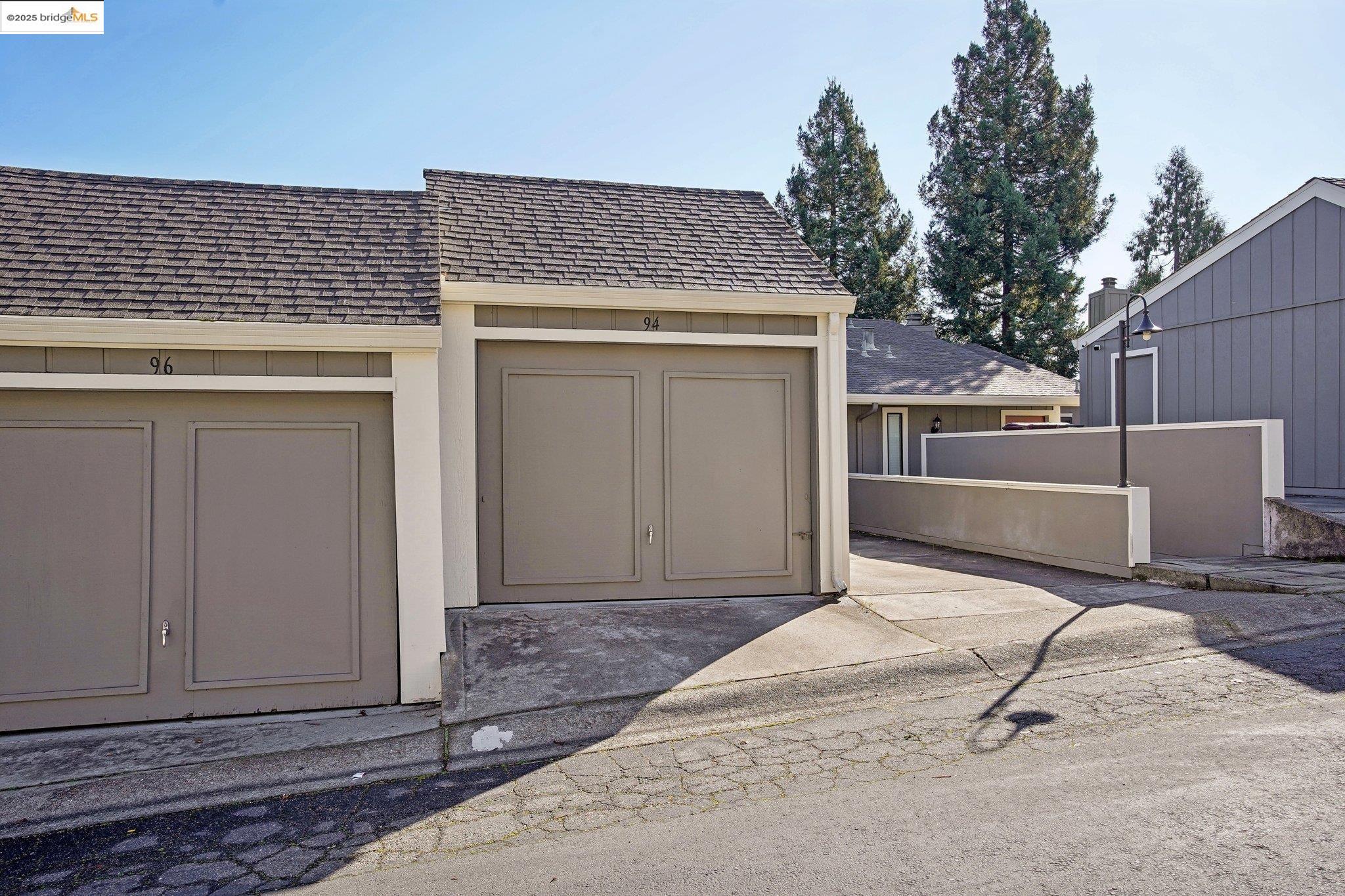 MLS: 41086868 Condo For Sale