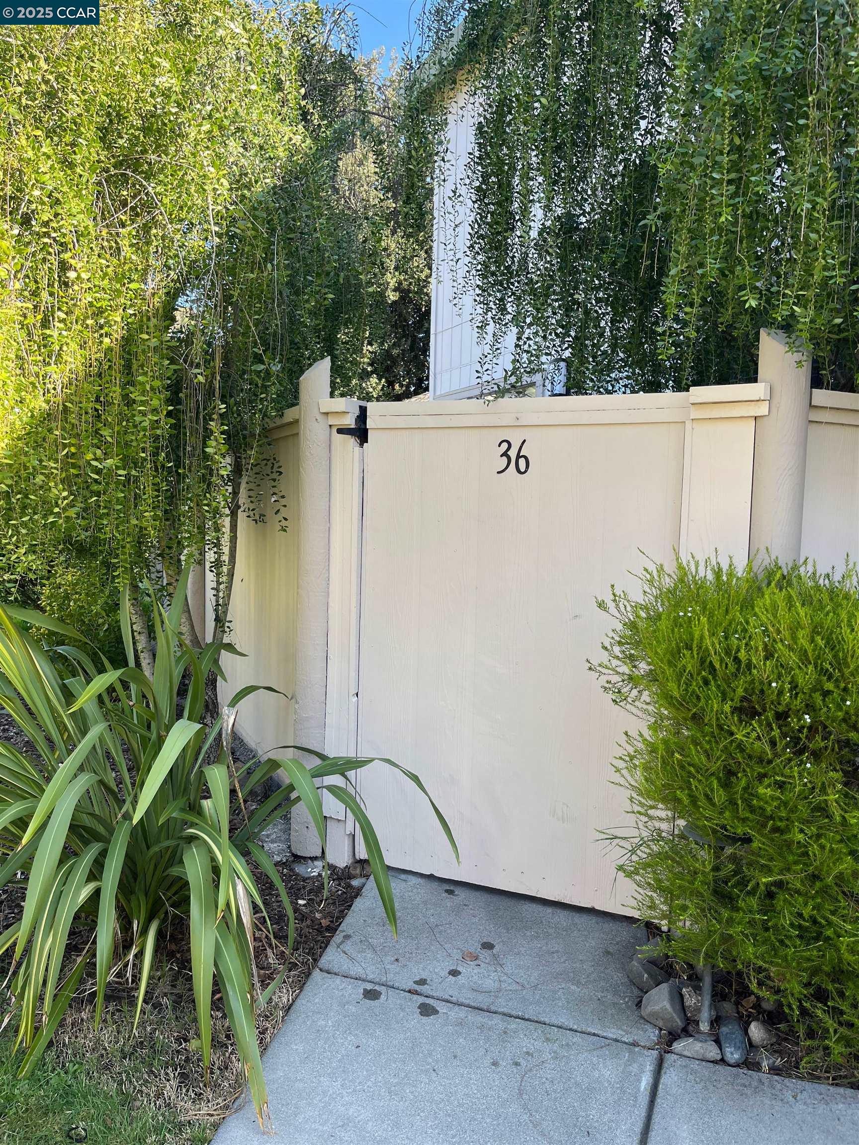 Detail Gallery Image 1 of 1 For 36 Dockside Circle, San Rafael,  CA 94903 - 2 Beds | 1 Baths