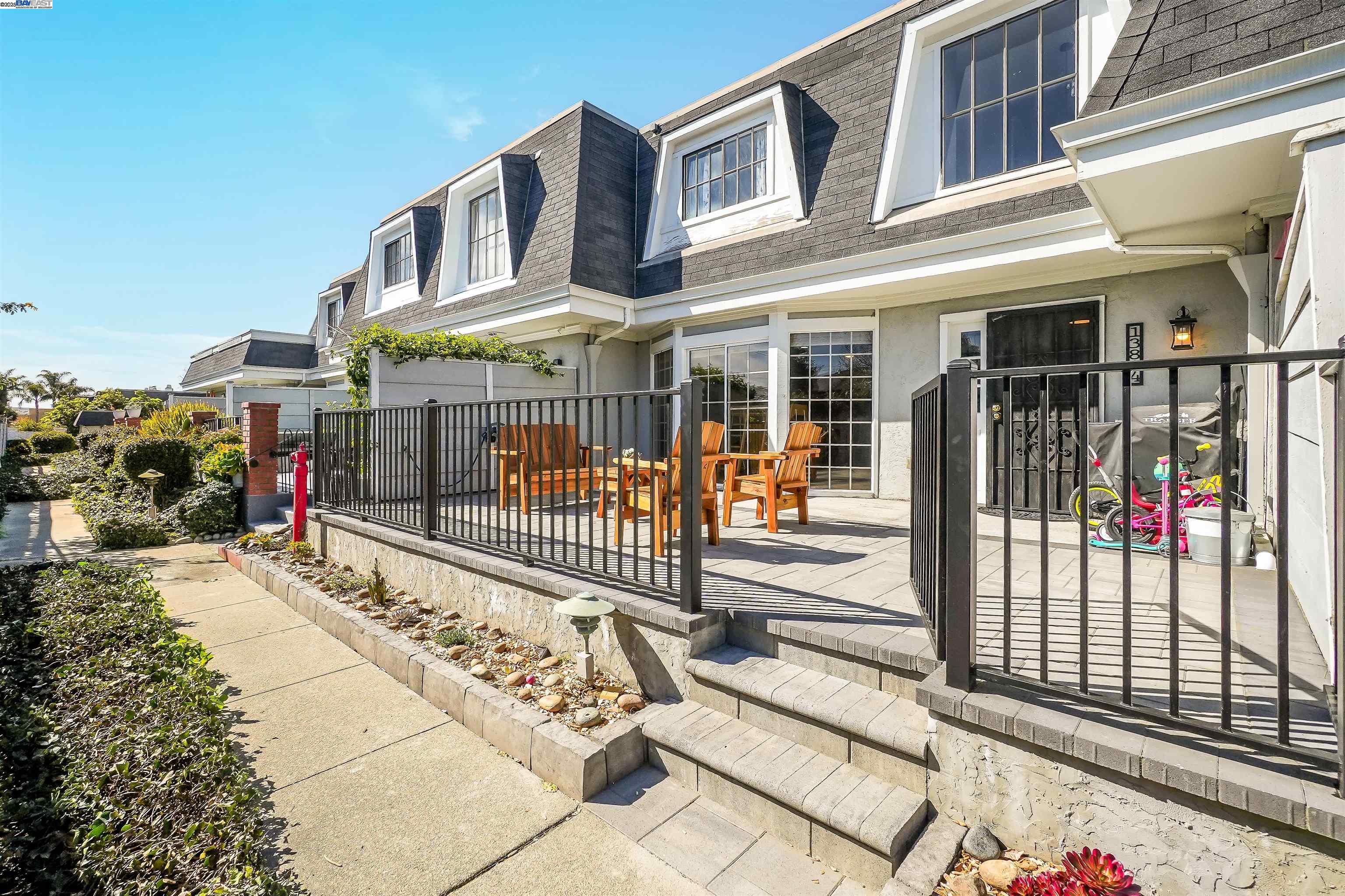 Browse active condo listings in CHATEAU THIERY