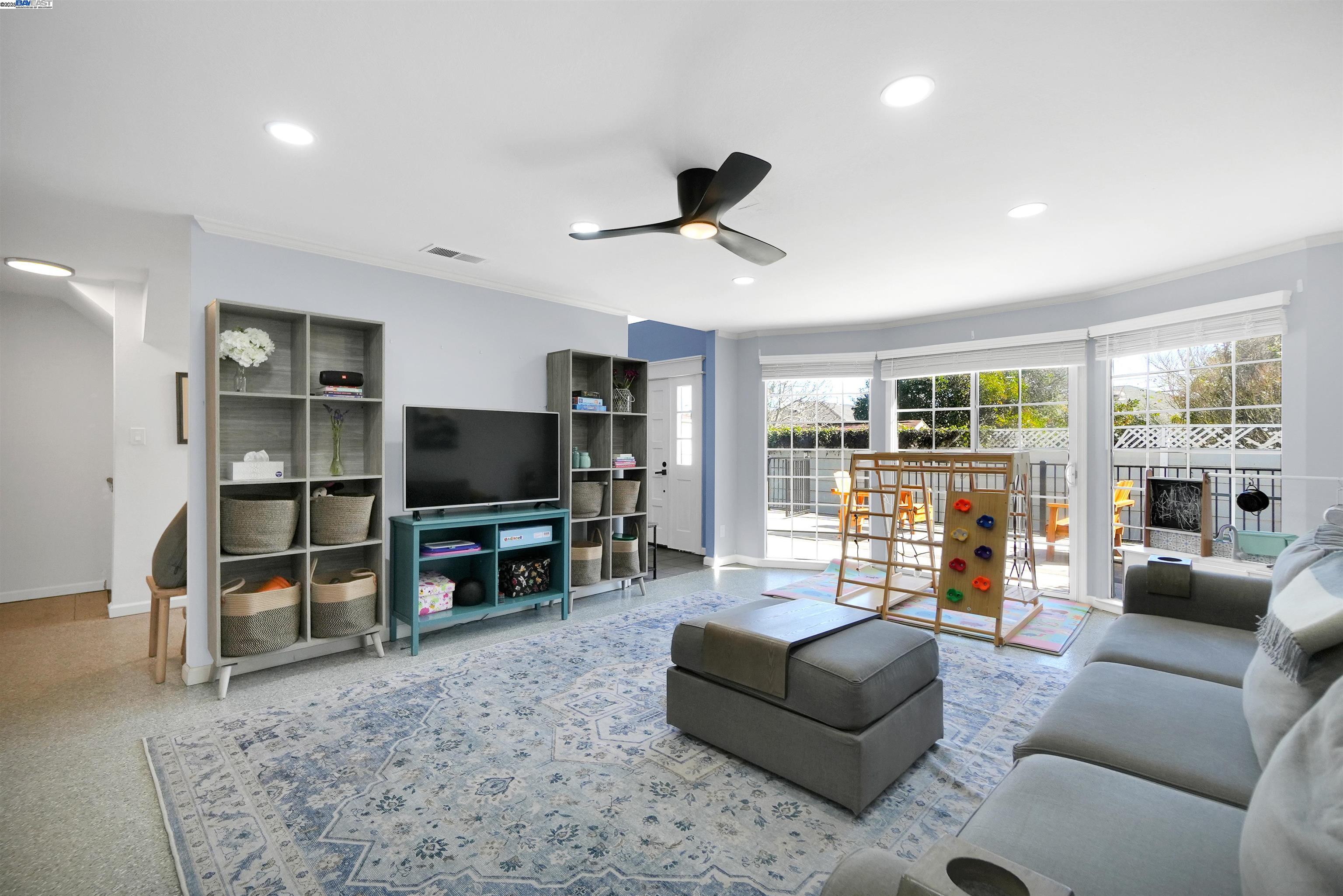Detail Gallery Image 4 of 35 For 13844 Rose Dr, San Leandro,  CA 94578 - 4 Beds | 3 Baths